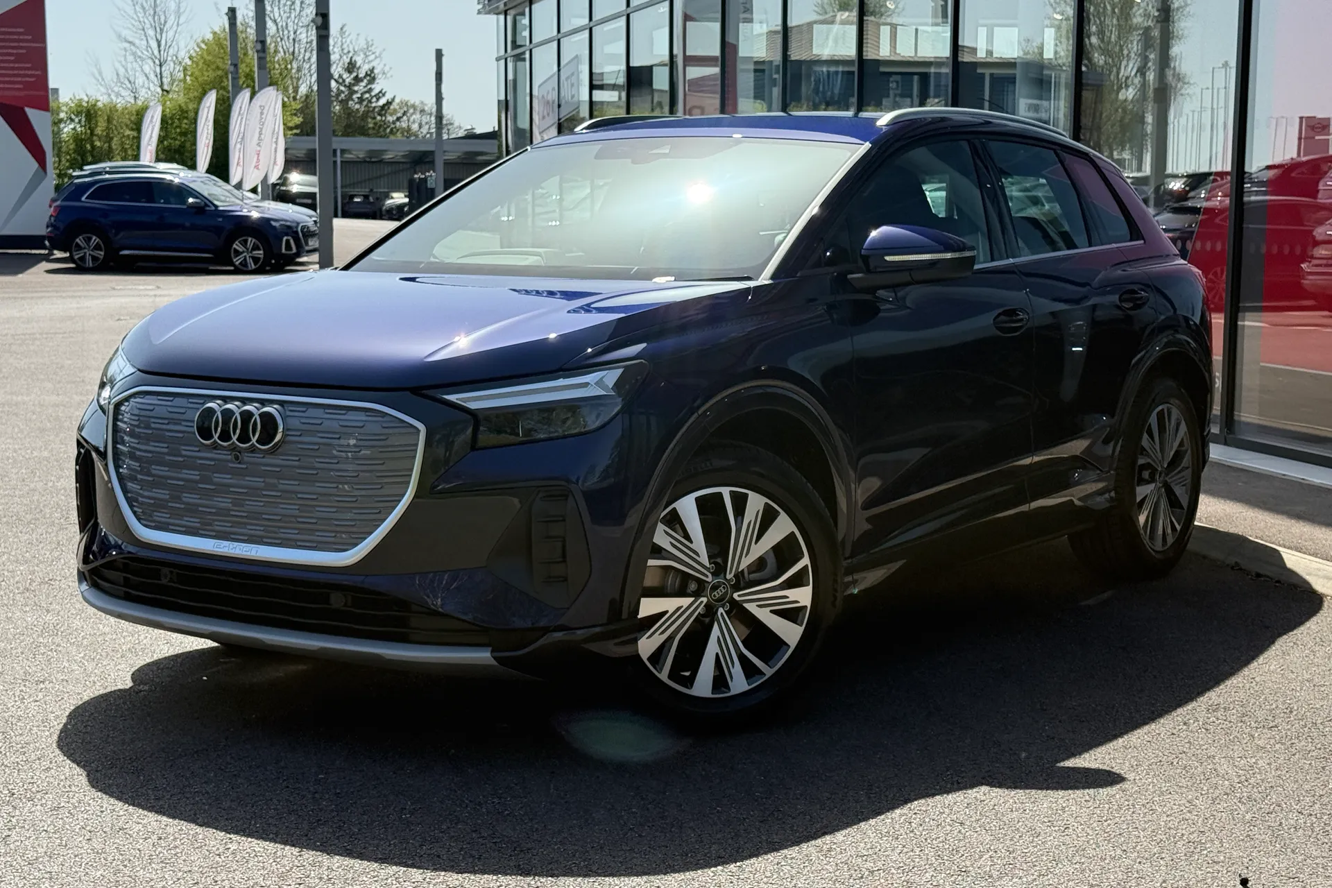Audi Q4 e-tron thumbnail image number 7