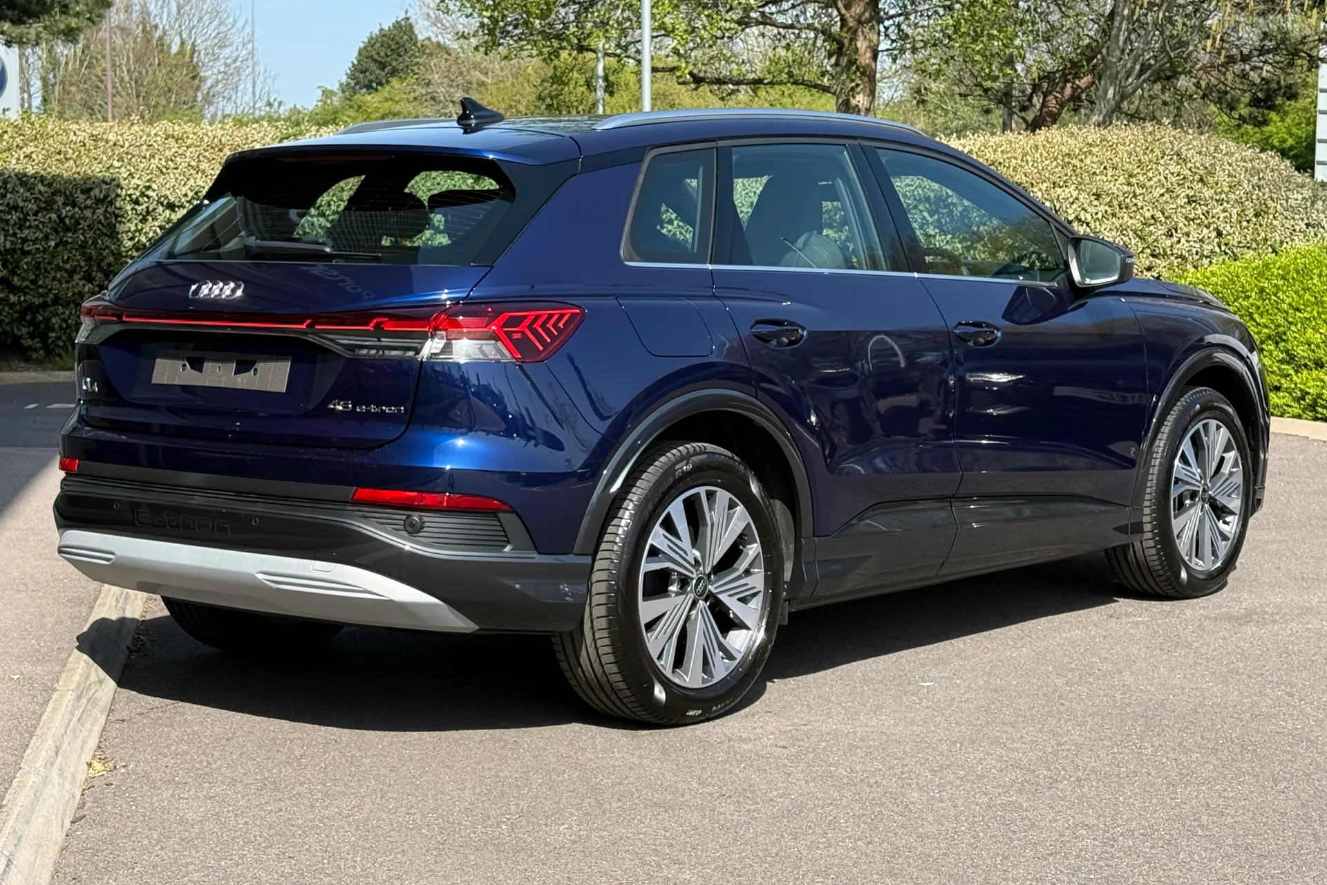 Audi Q4 e-tron thumbnail image number 13