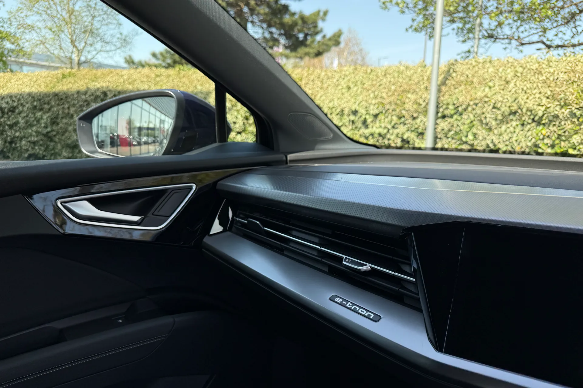 Audi Q4 e-tron thumbnail image number 43