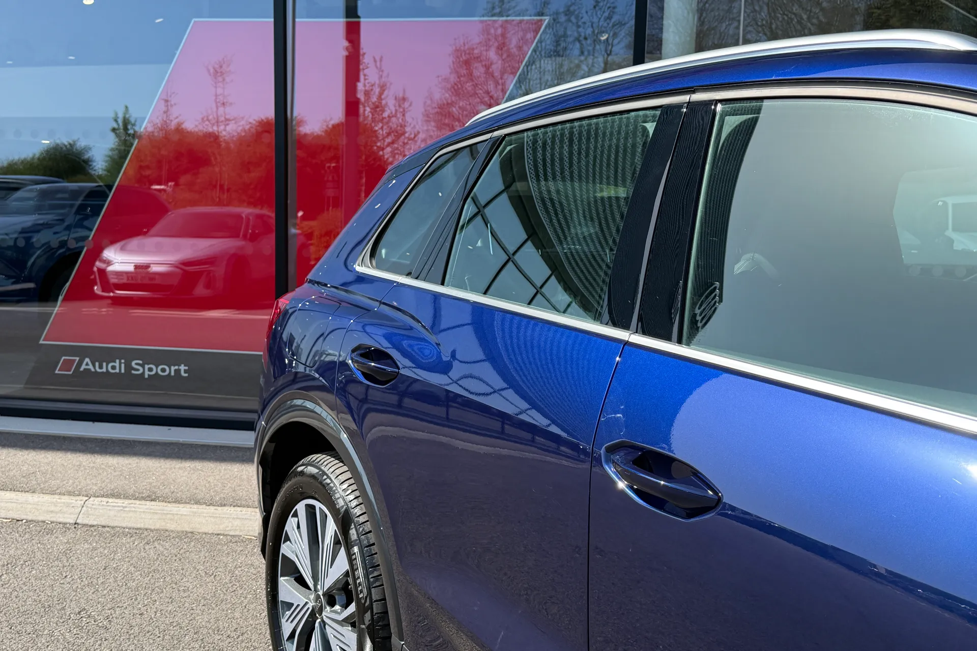 Audi Q4 e-tron thumbnail image number 11