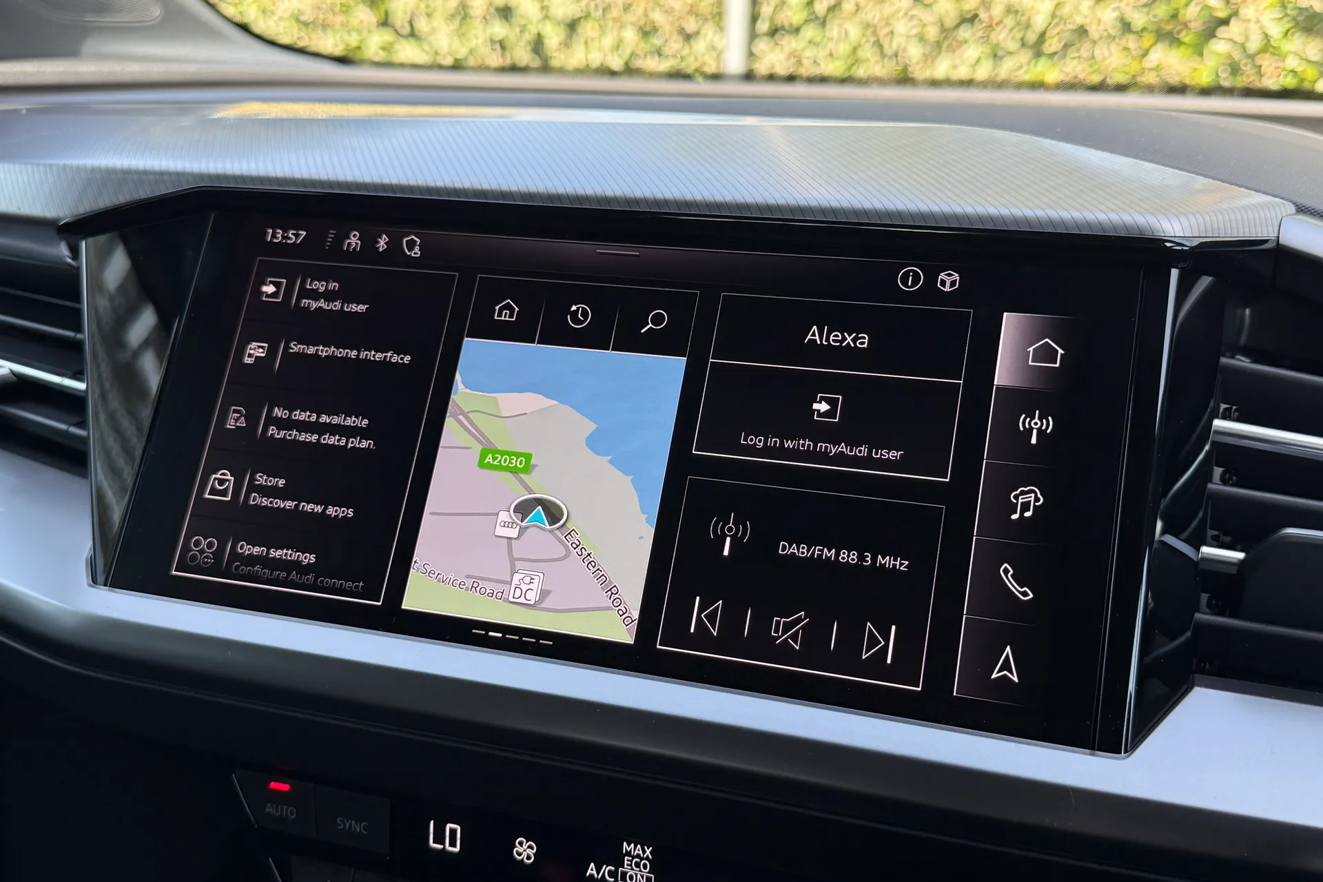 Audi Q4 e-tron thumbnail image number 14