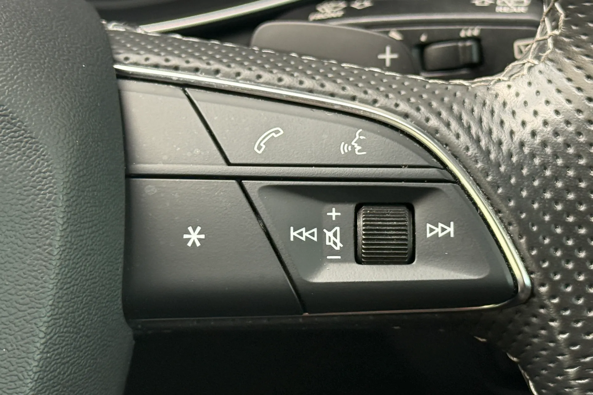 Audi Q5 thumbnail image number 11