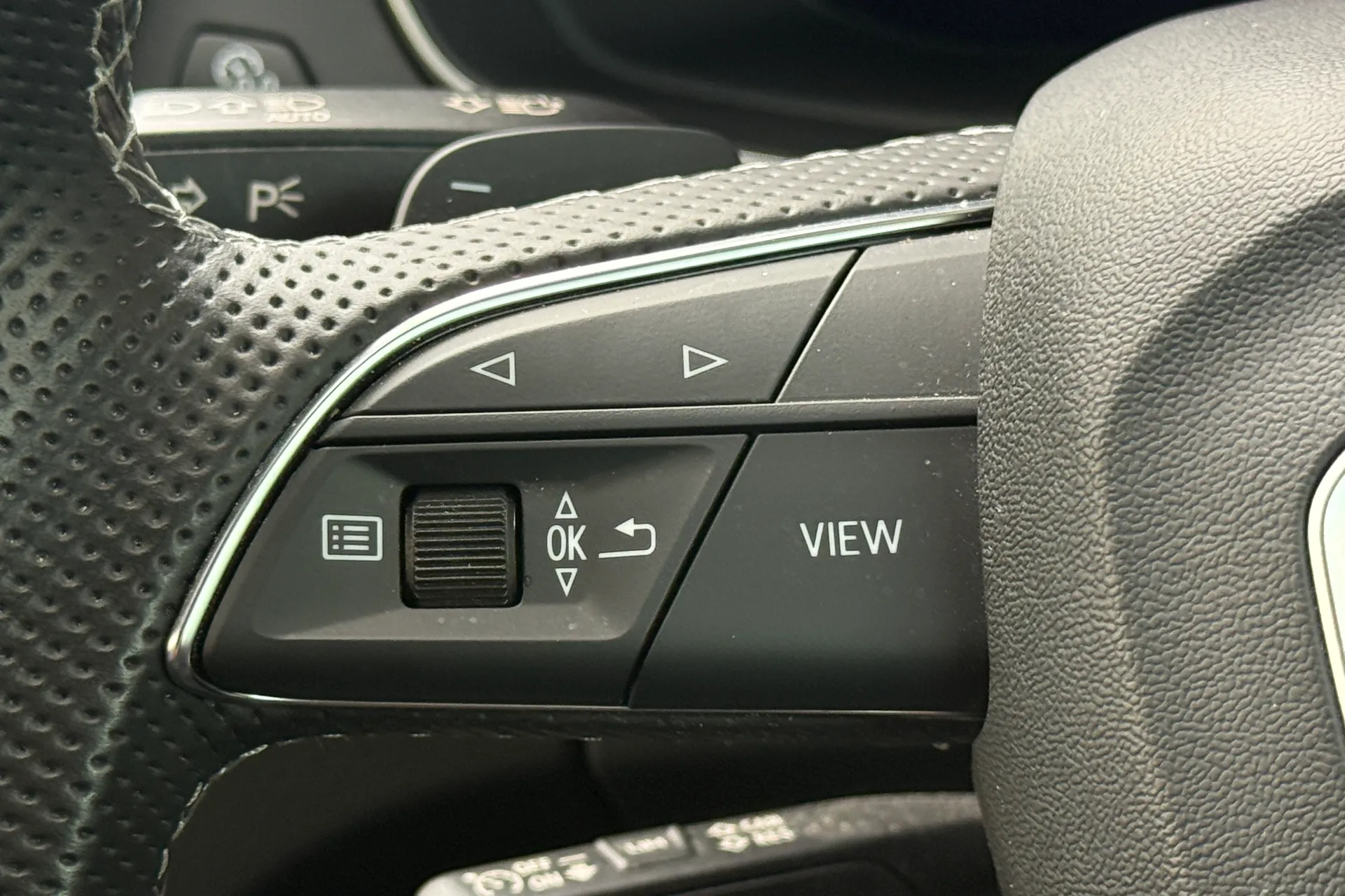 Audi Q5 thumbnail image number 12