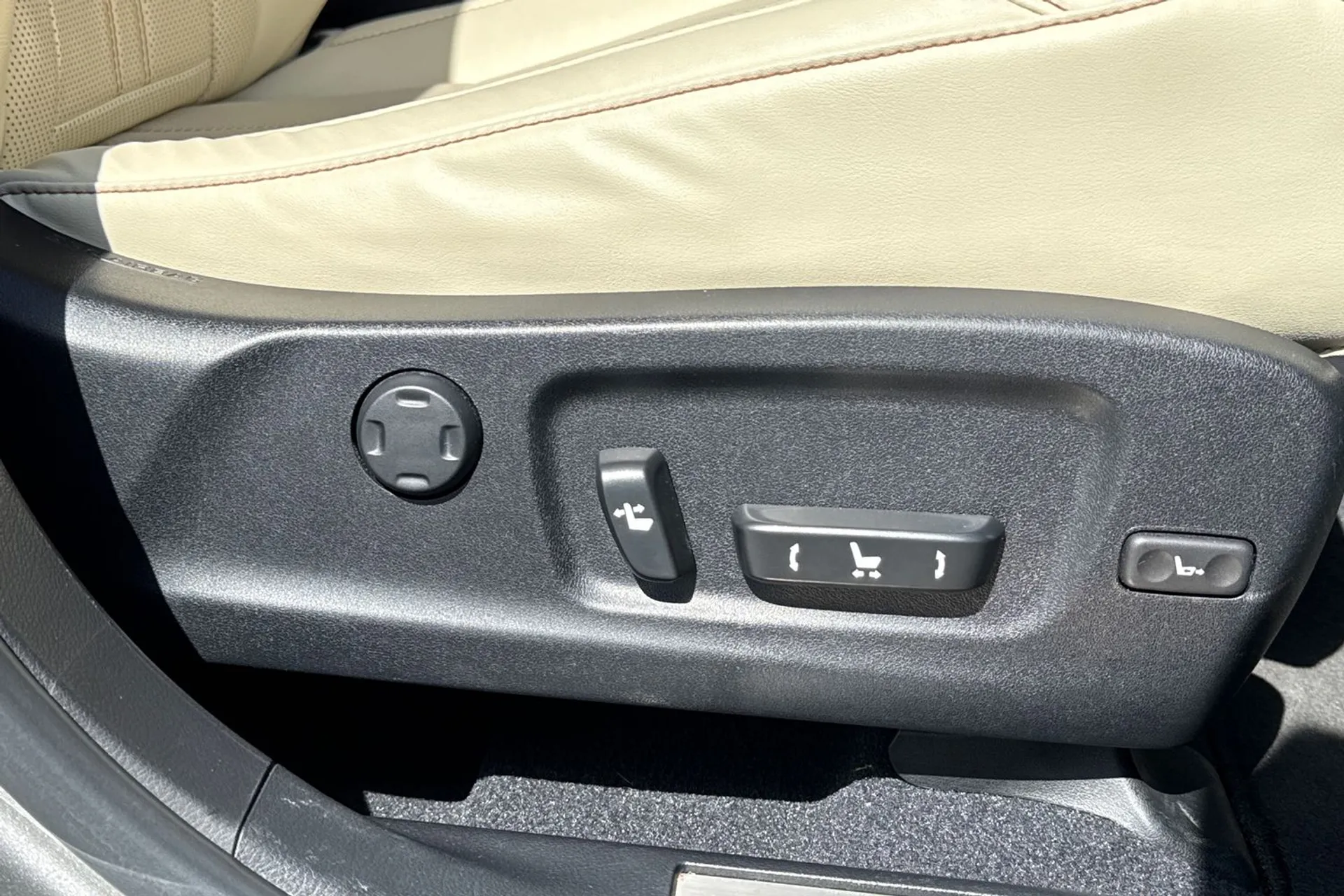 LEXUS RX thumbnail image number 40