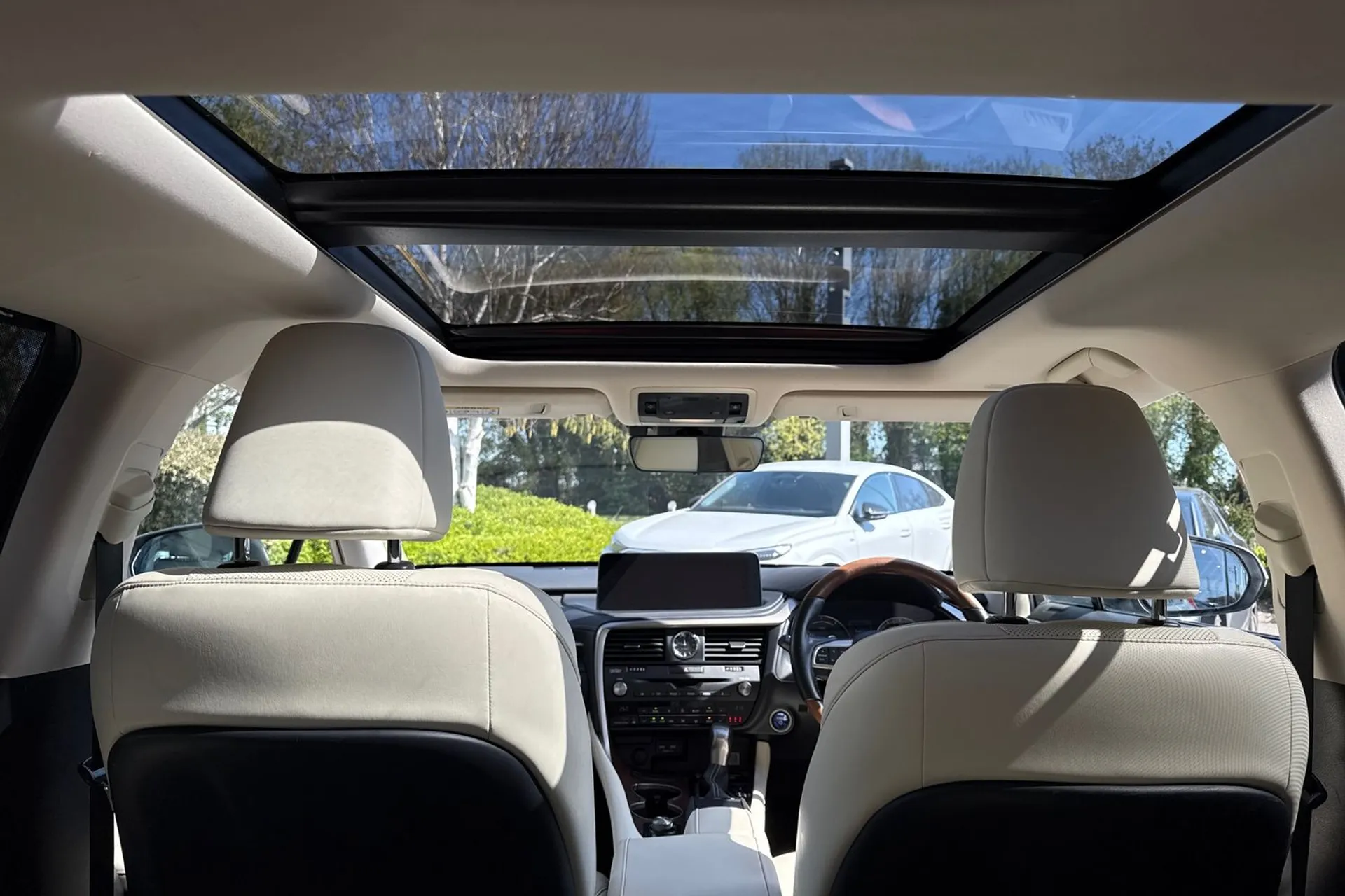 LEXUS RX thumbnail image number 4