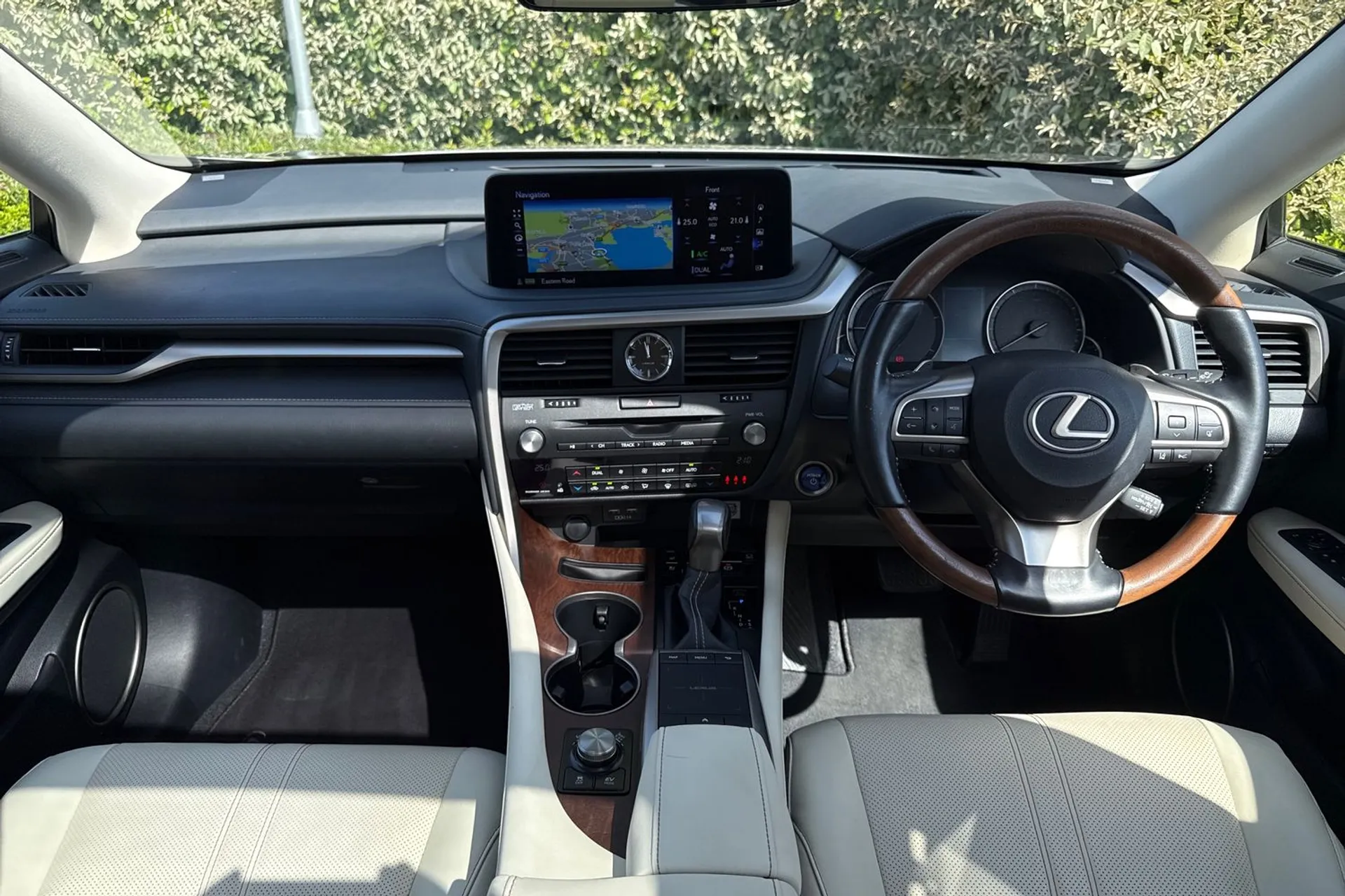 LEXUS RX thumbnail image number 3