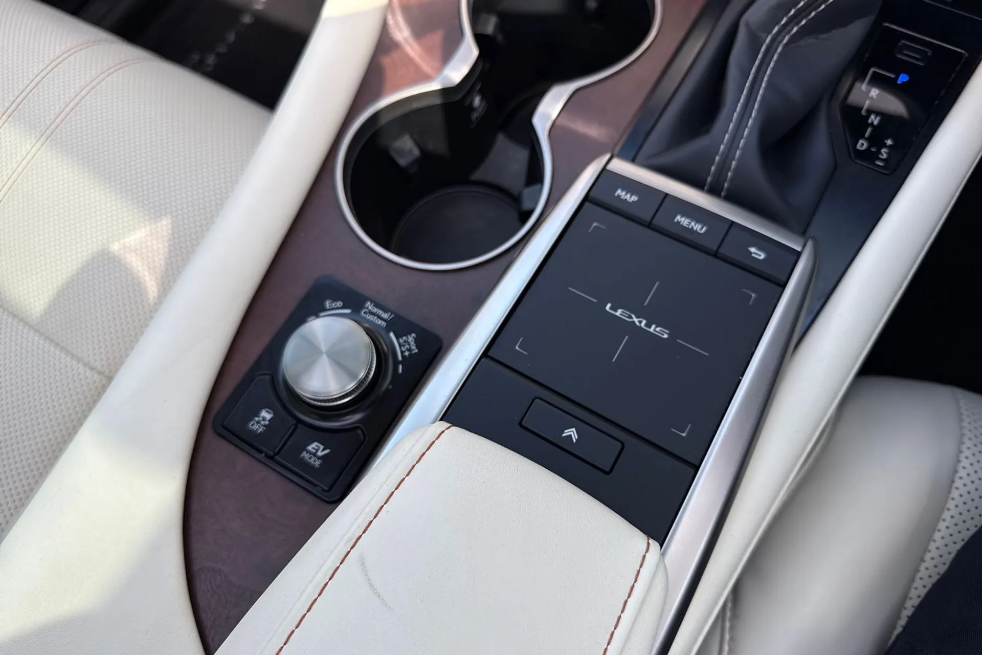 LEXUS RX thumbnail image number 22