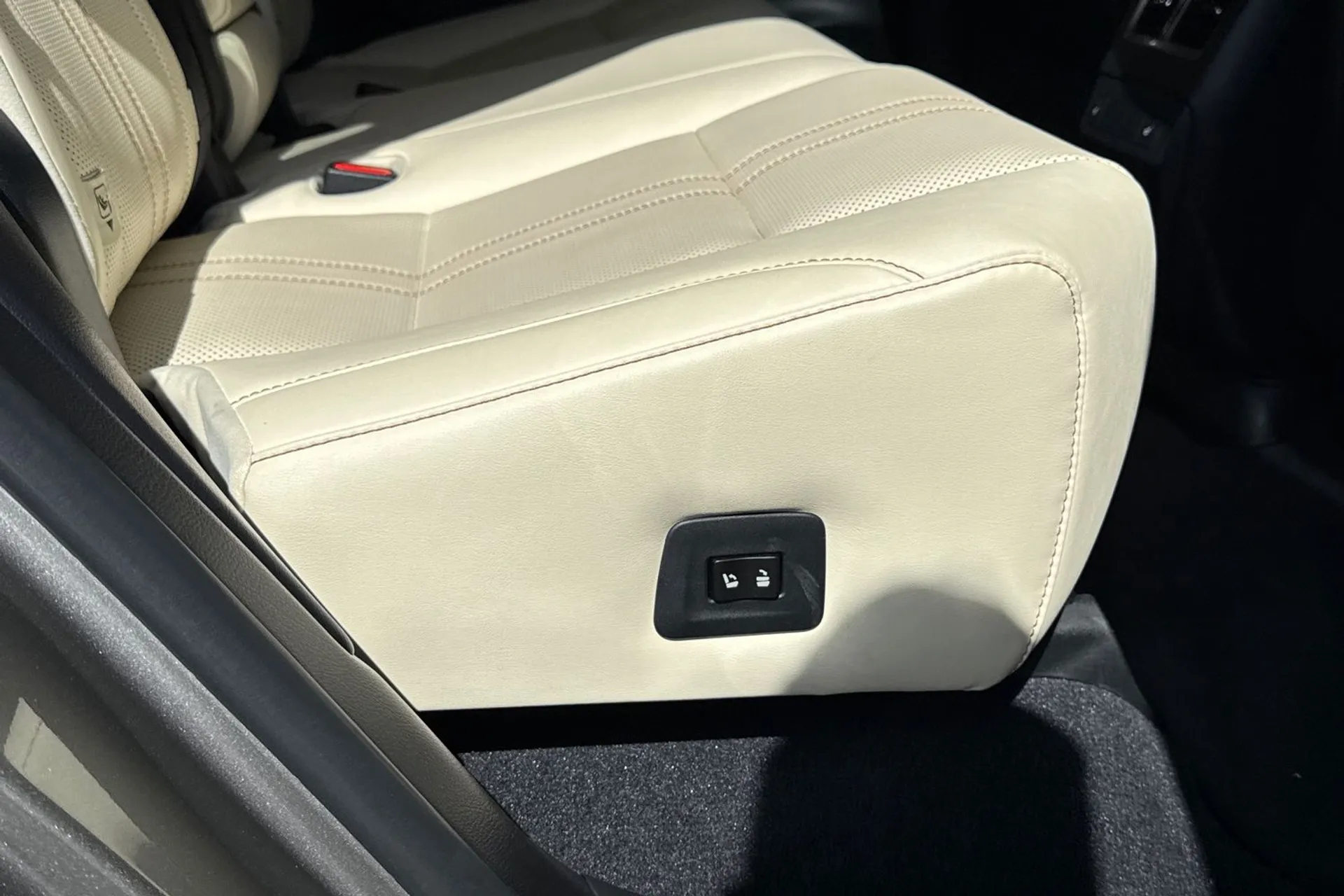 LEXUS RX thumbnail image number 43