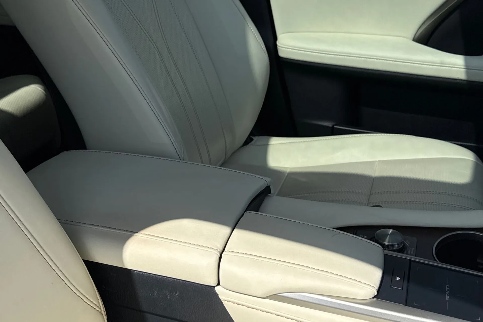 LEXUS RX thumbnail image number 55