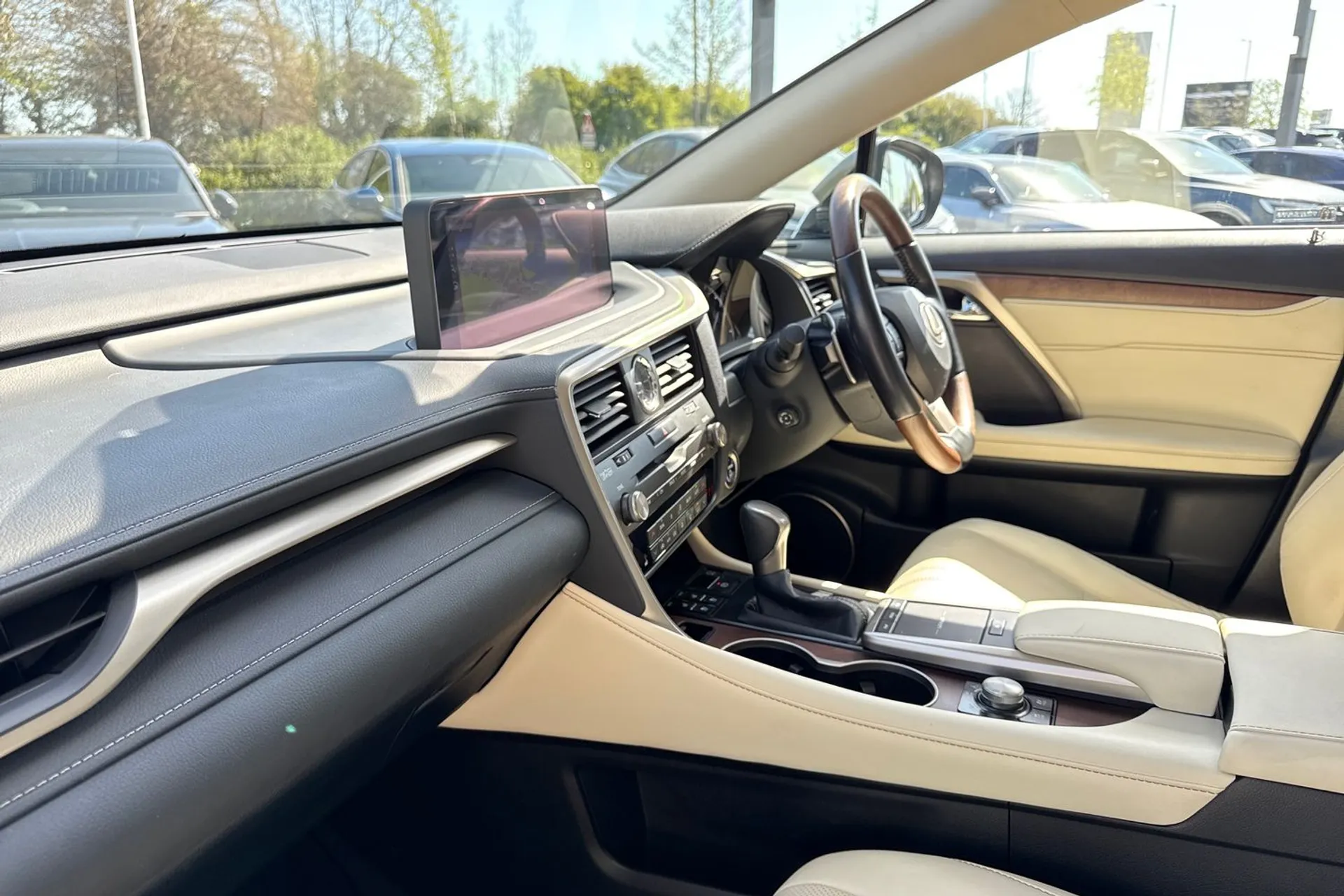 LEXUS RX thumbnail image number 18