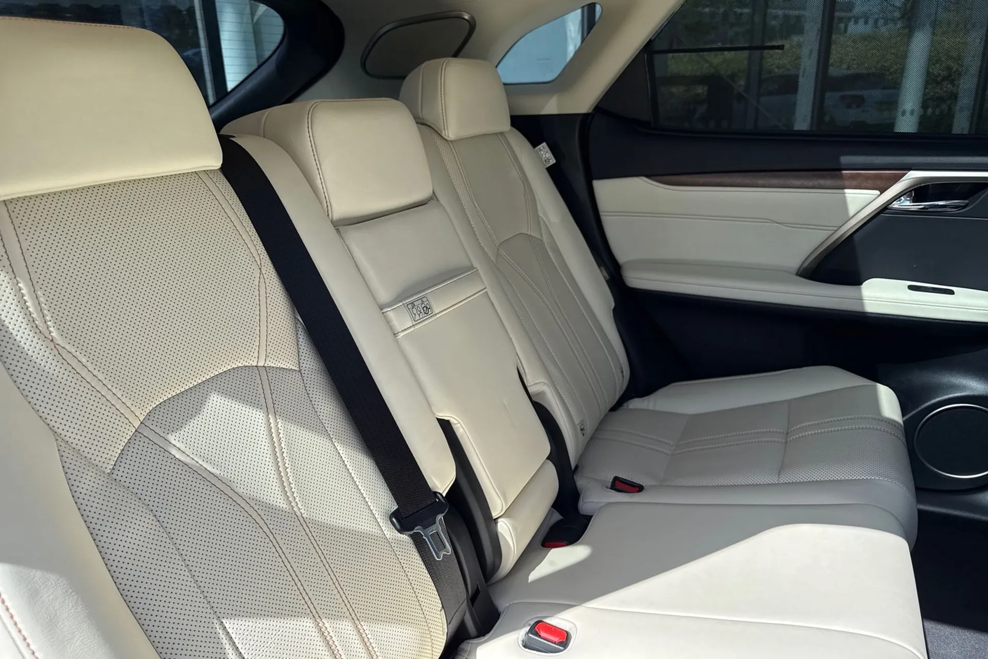 LEXUS RX thumbnail image number 37