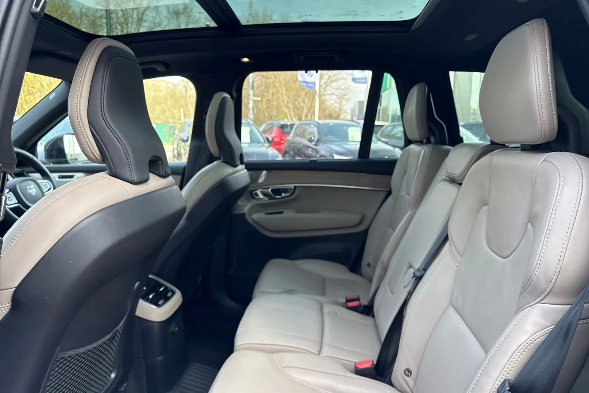 Volvo XC90 thumbnail image number 32