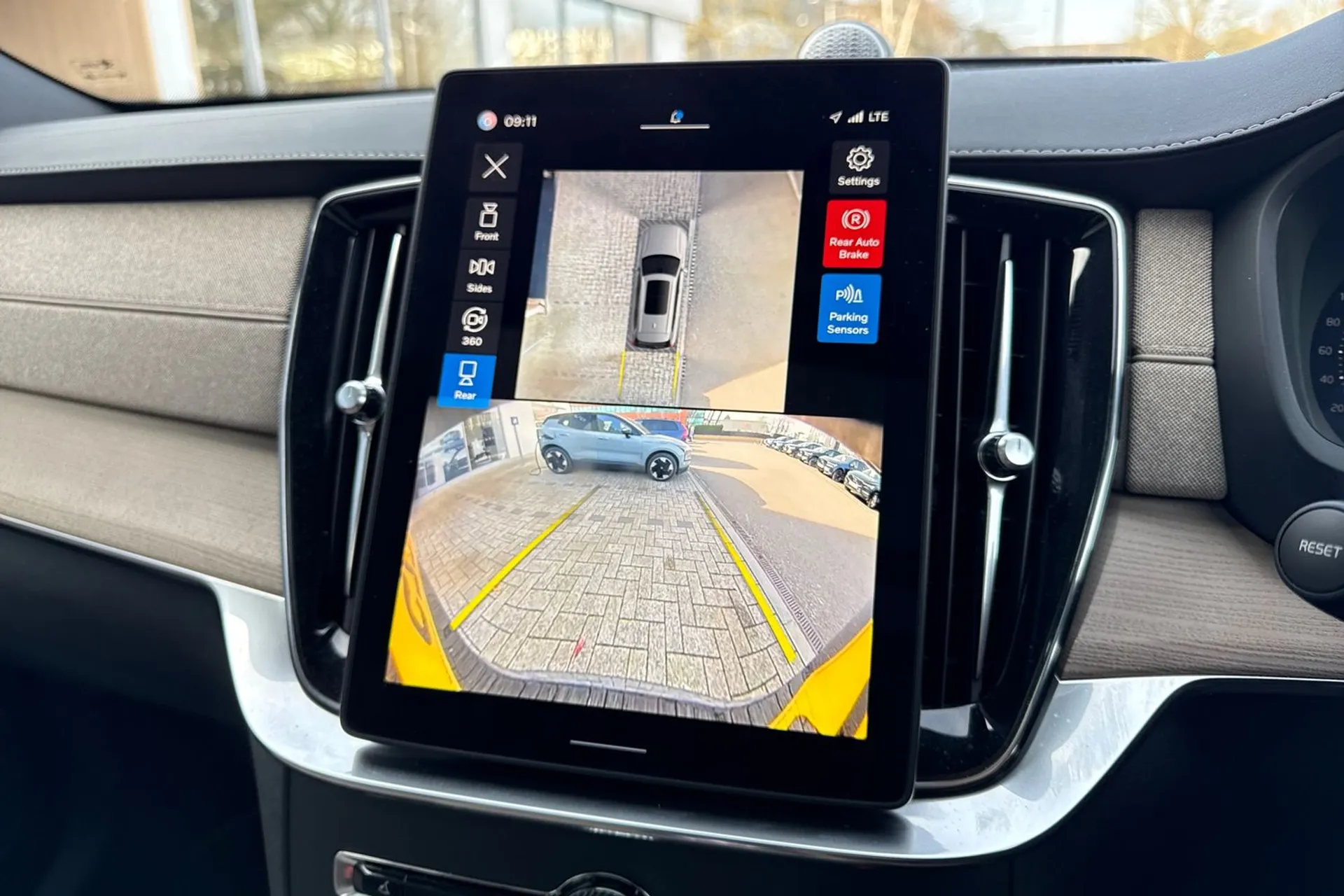 Volvo XC90 thumbnail image number 40