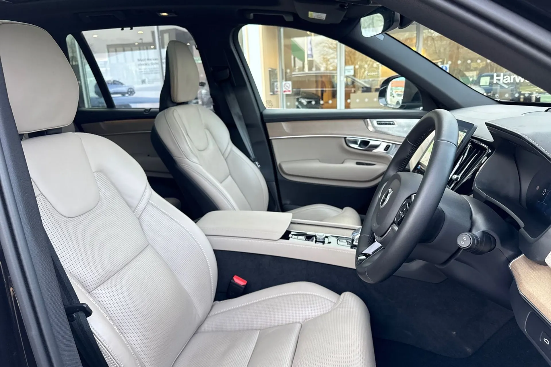 Volvo XC90 thumbnail image number 28