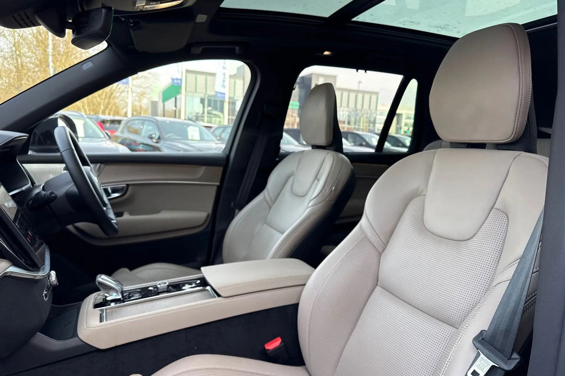 Volvo XC90 thumbnail image number 30