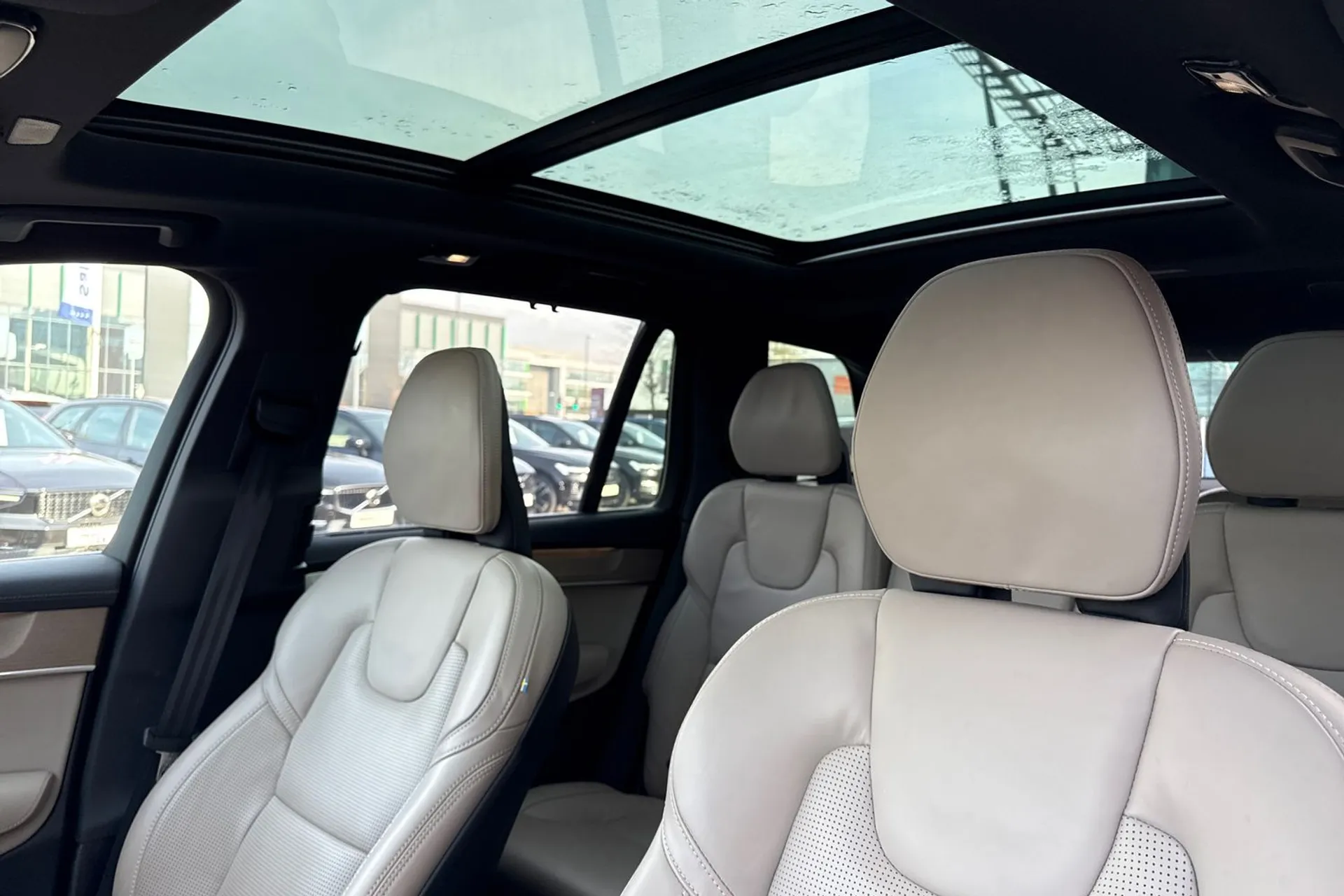 Volvo XC90 thumbnail image number 31