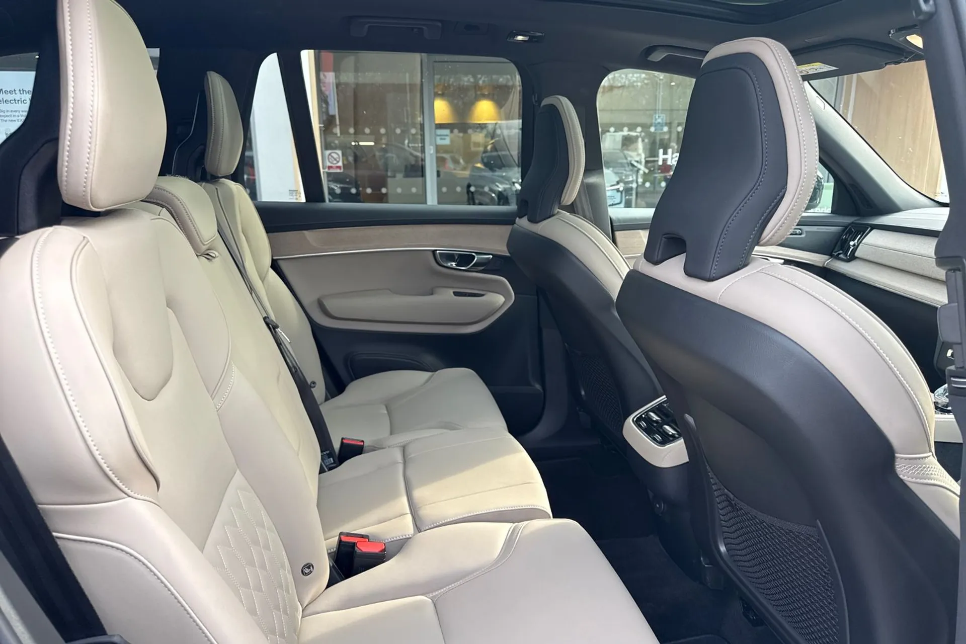 Volvo XC90 thumbnail image number 24