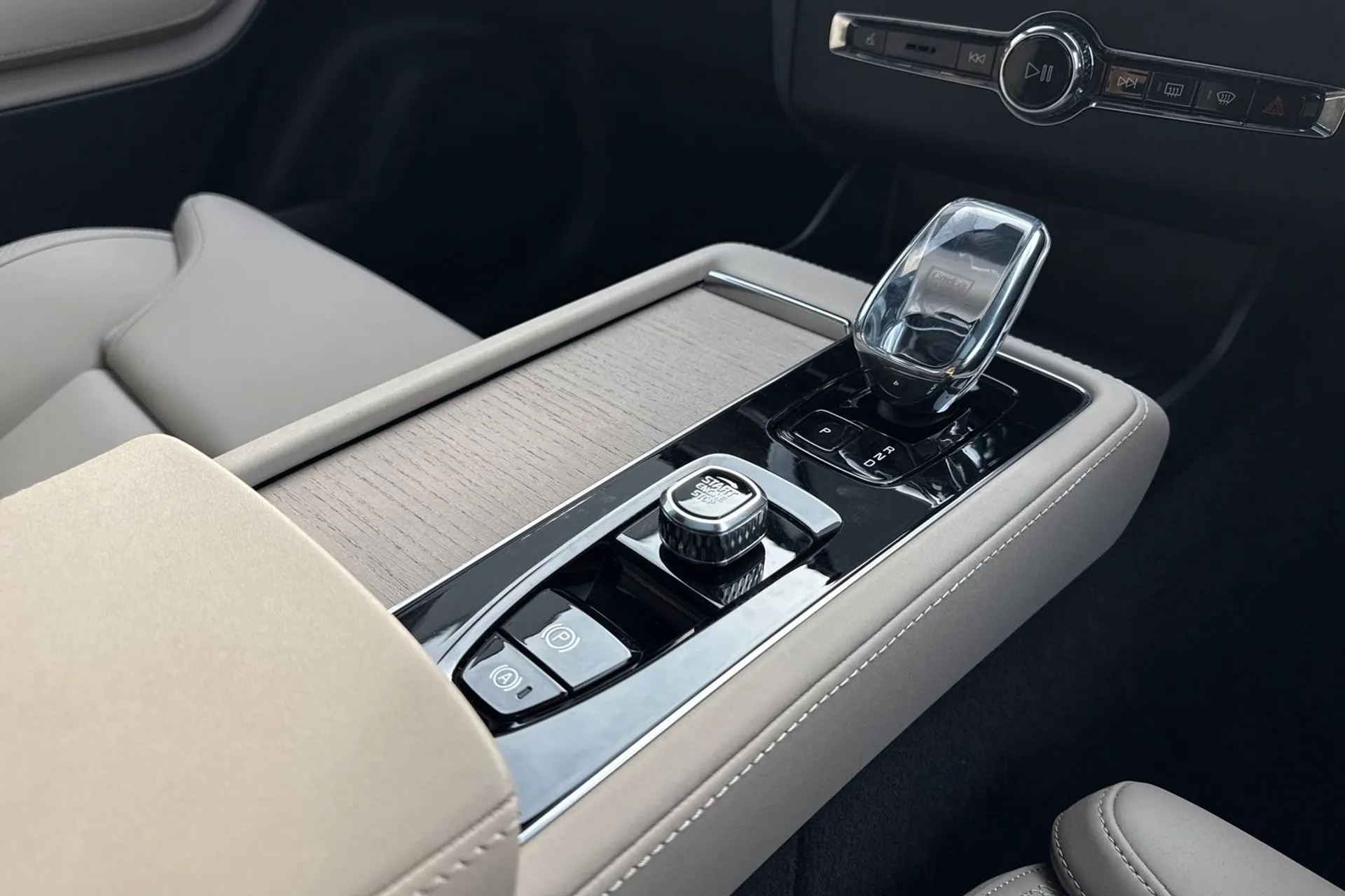 Volvo XC90 thumbnail image number 45