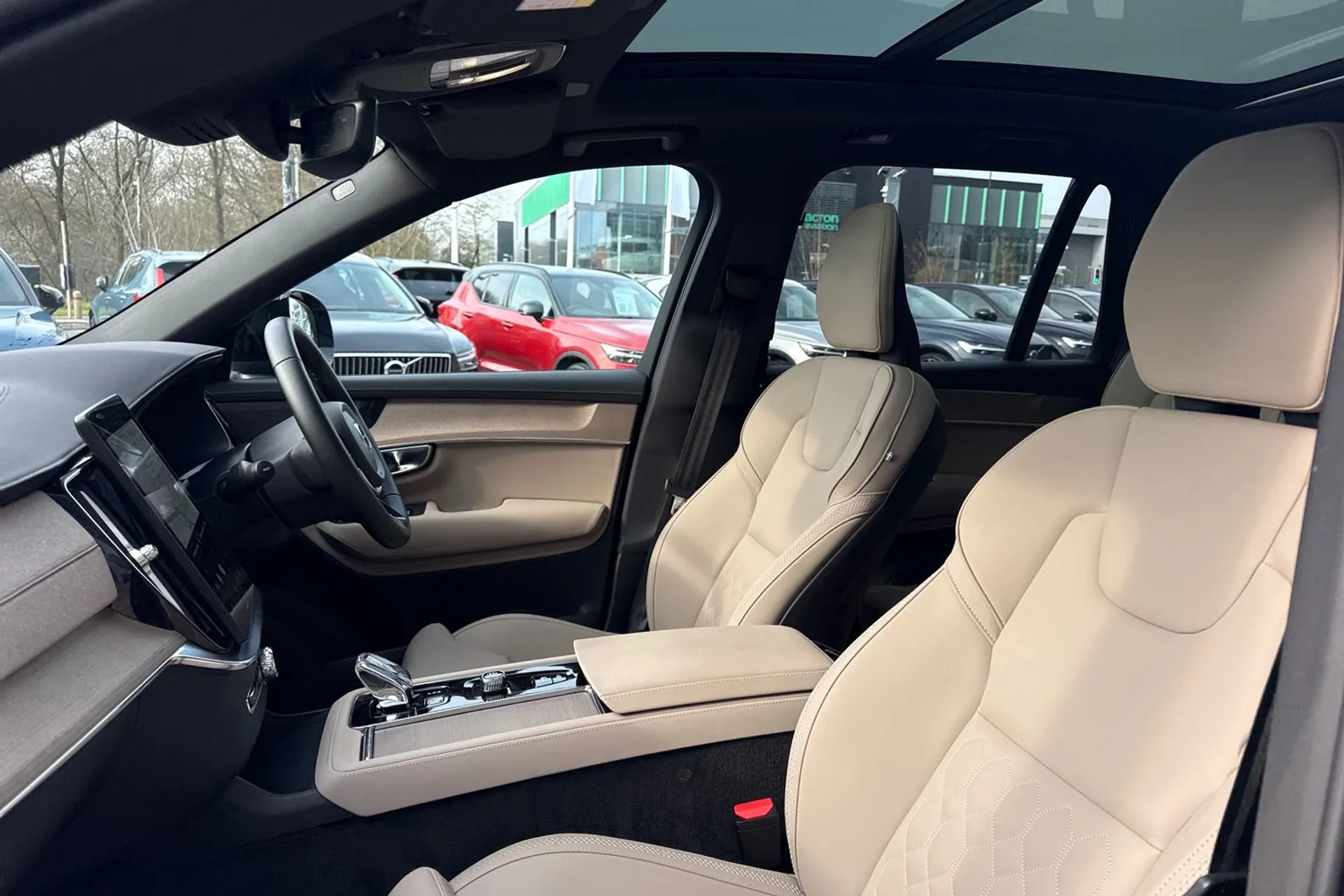 Volvo XC90 thumbnail image number 30