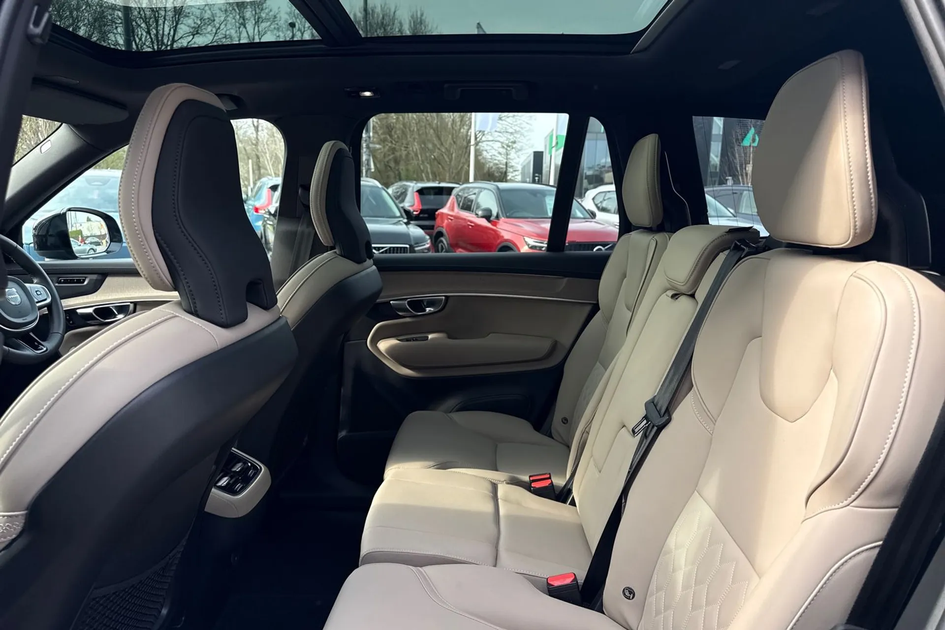 Volvo XC90 thumbnail image number 32