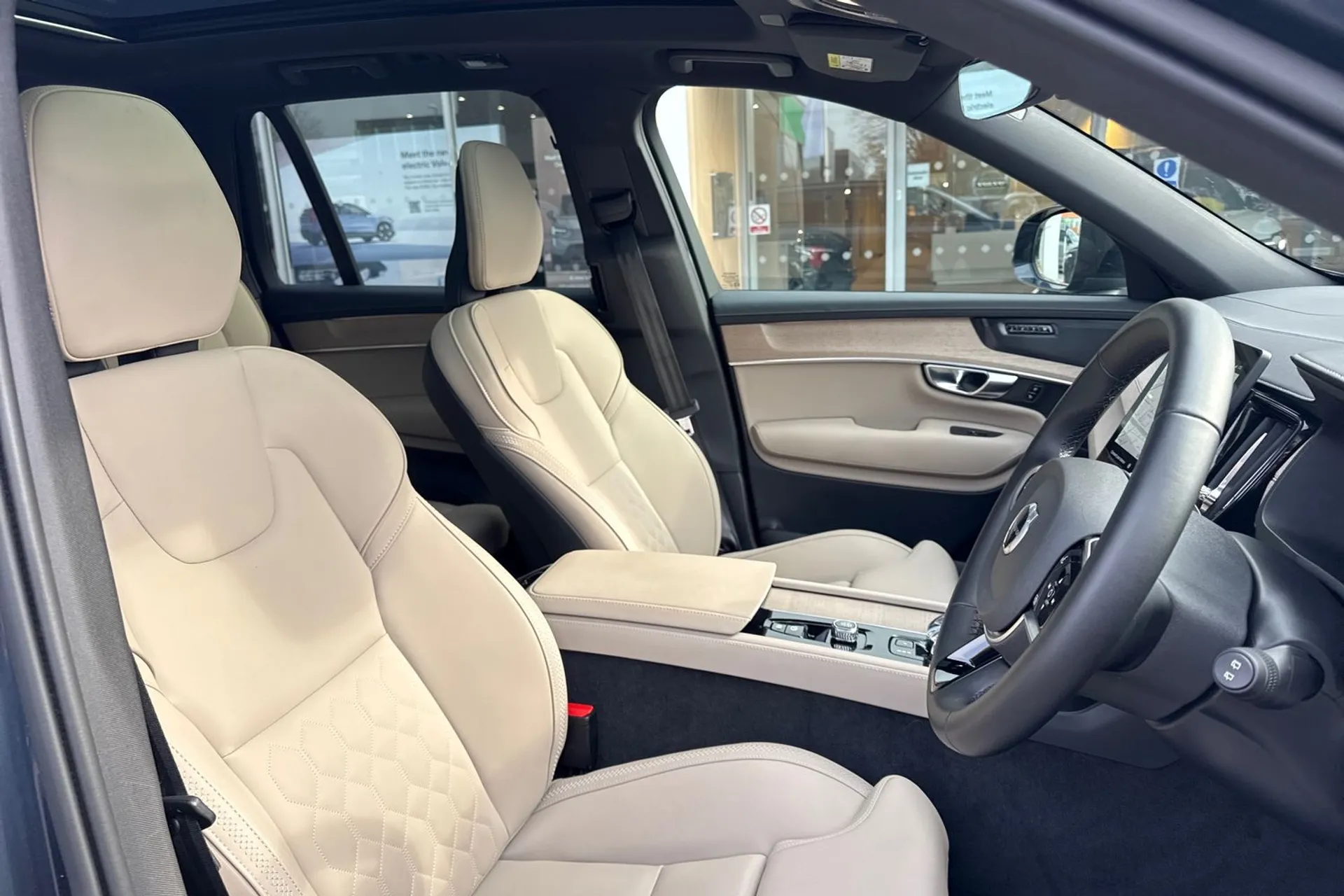 Volvo XC90 thumbnail image number 28