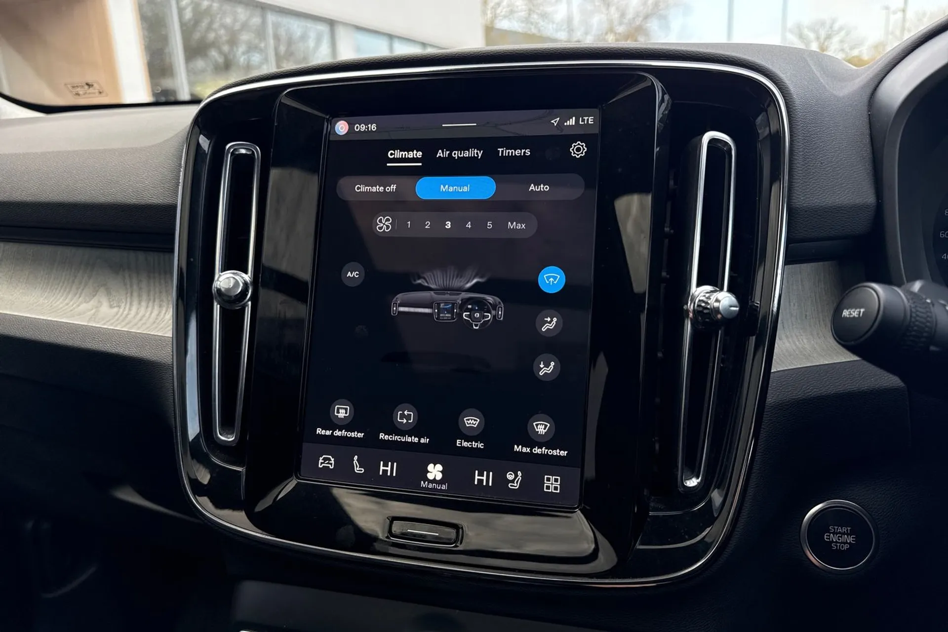 Volvo XC40 thumbnail image number 39