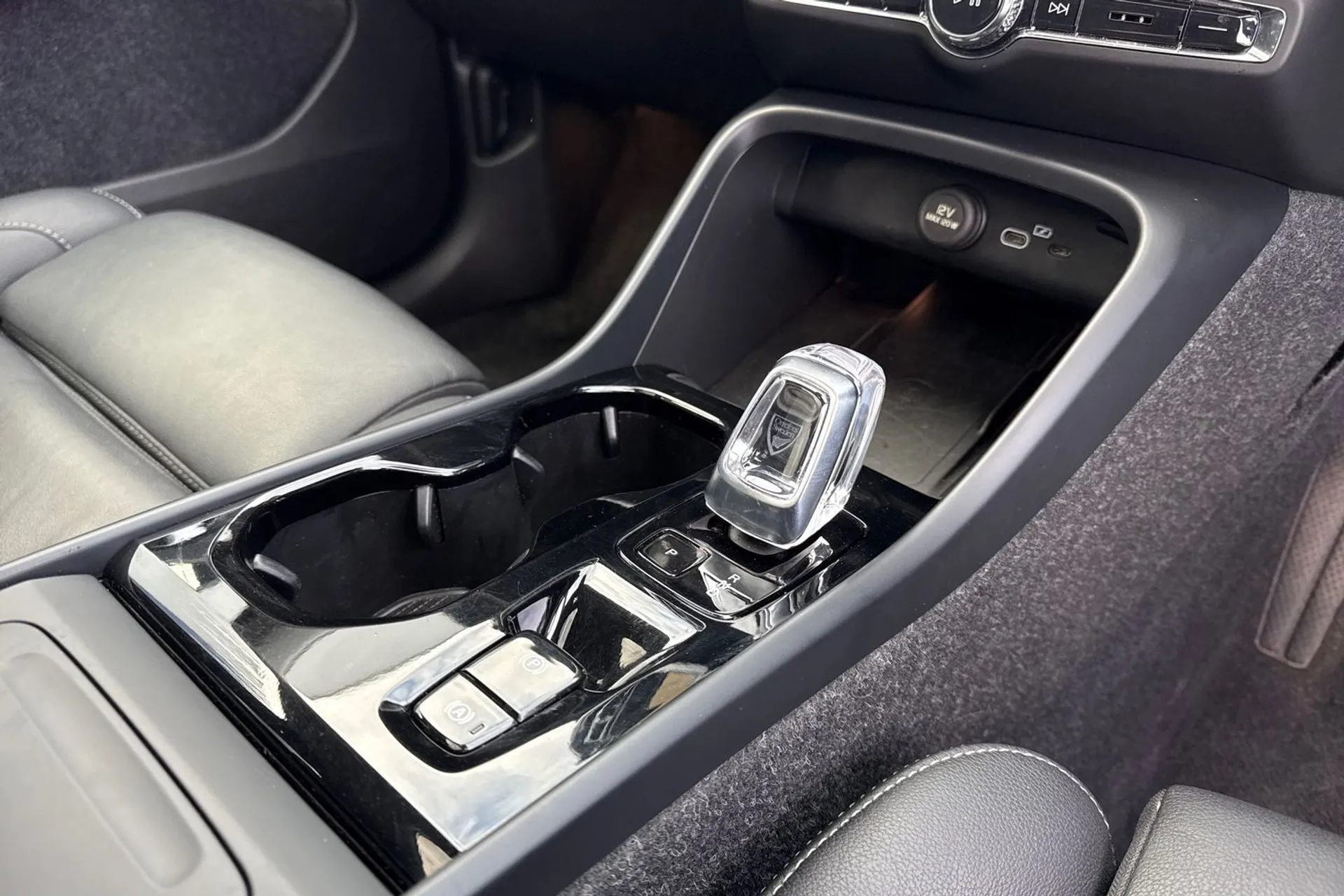 Volvo XC40 thumbnail image number 44