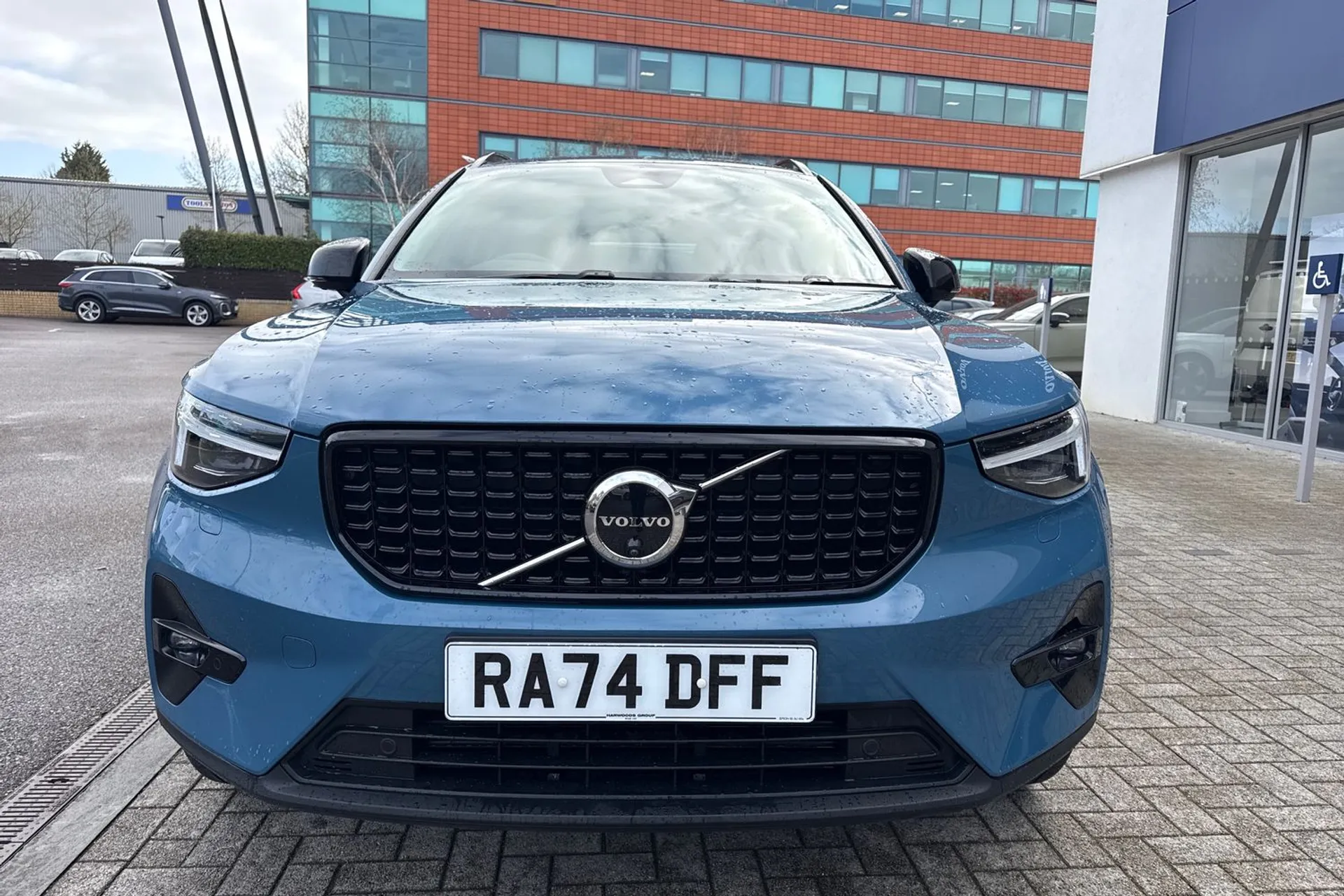 Volvo XC40 thumbnail image number 13