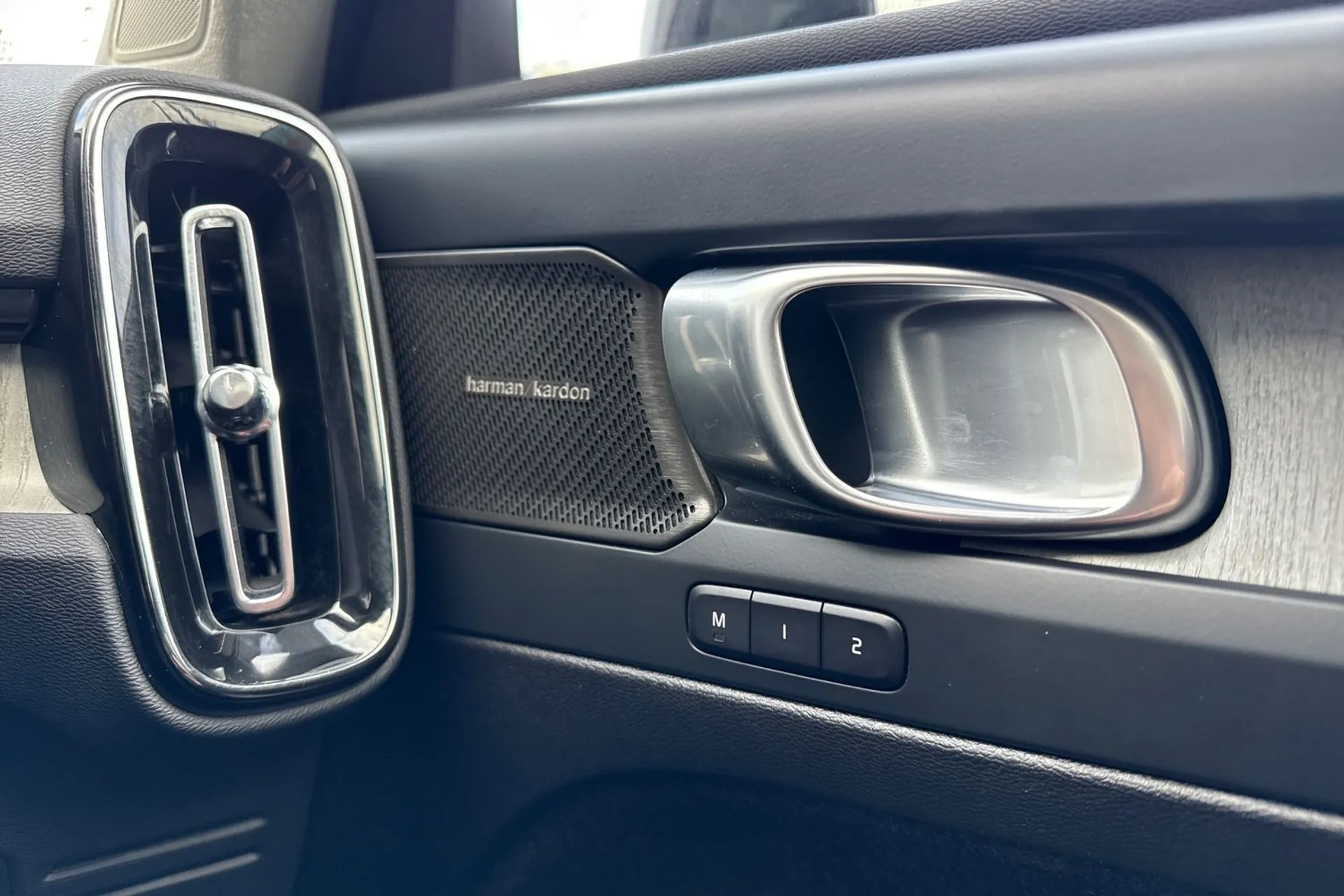 Volvo XC40 thumbnail image number 43