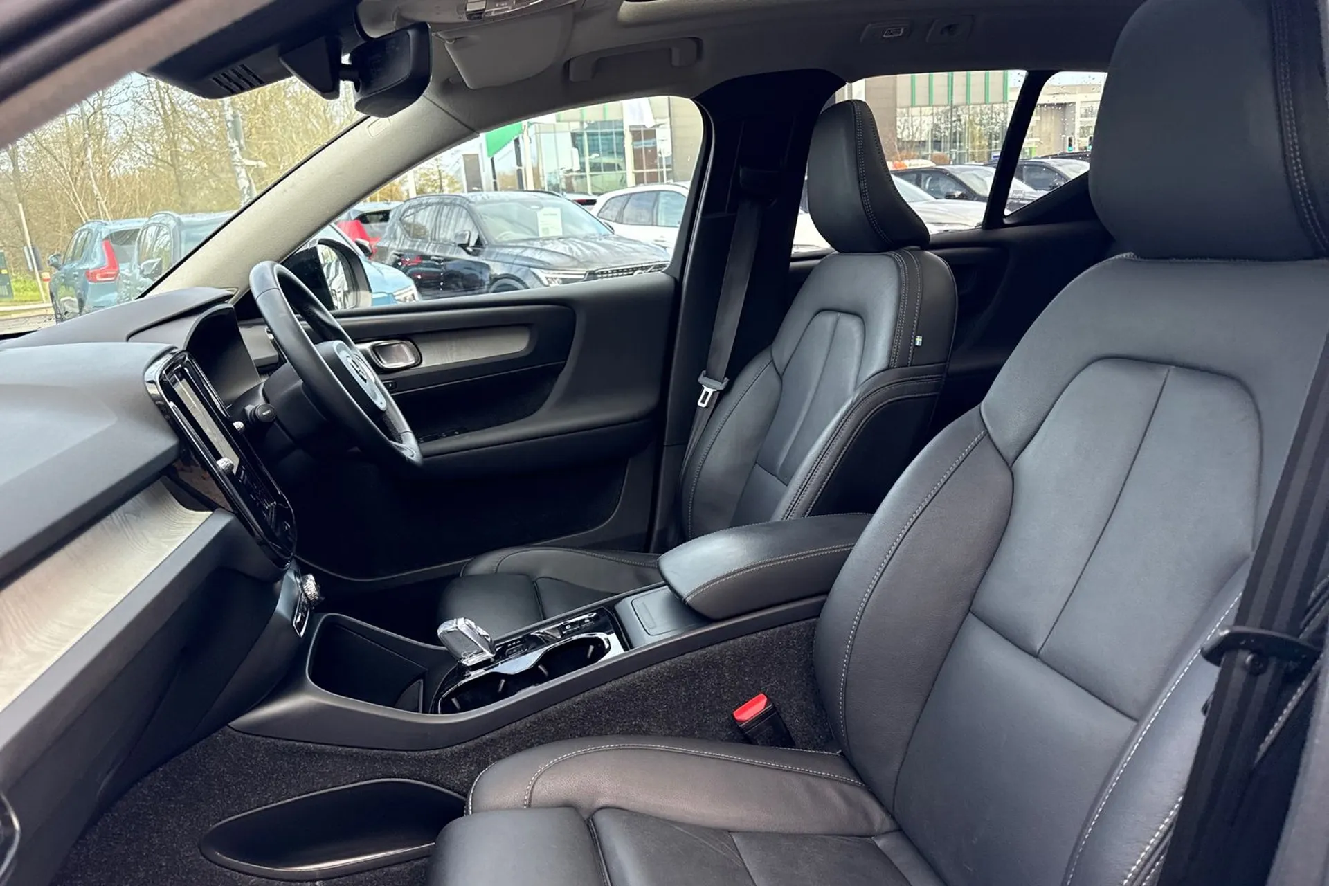 Volvo XC40 thumbnail image number 28