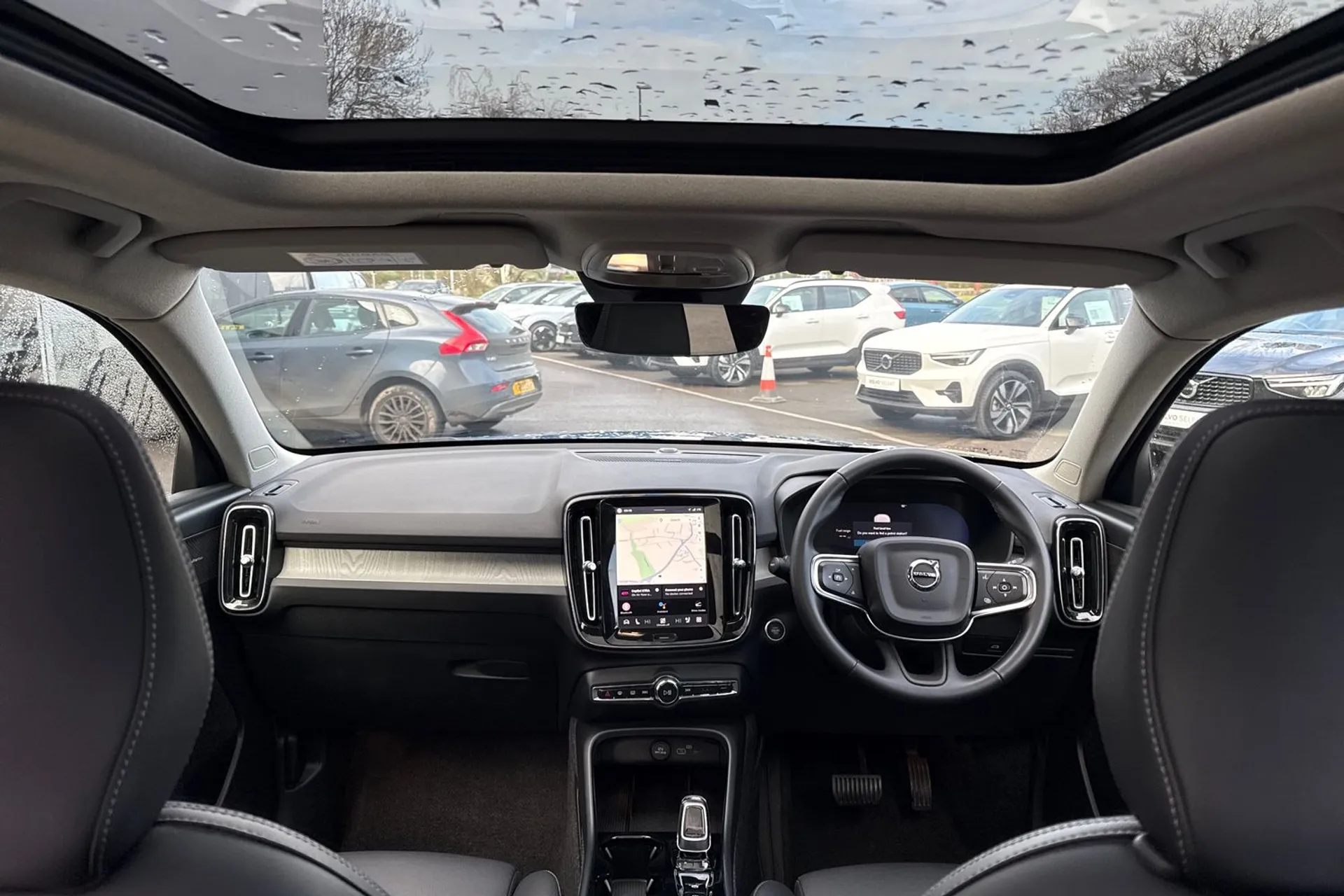 Volvo XC40 thumbnail image number 3