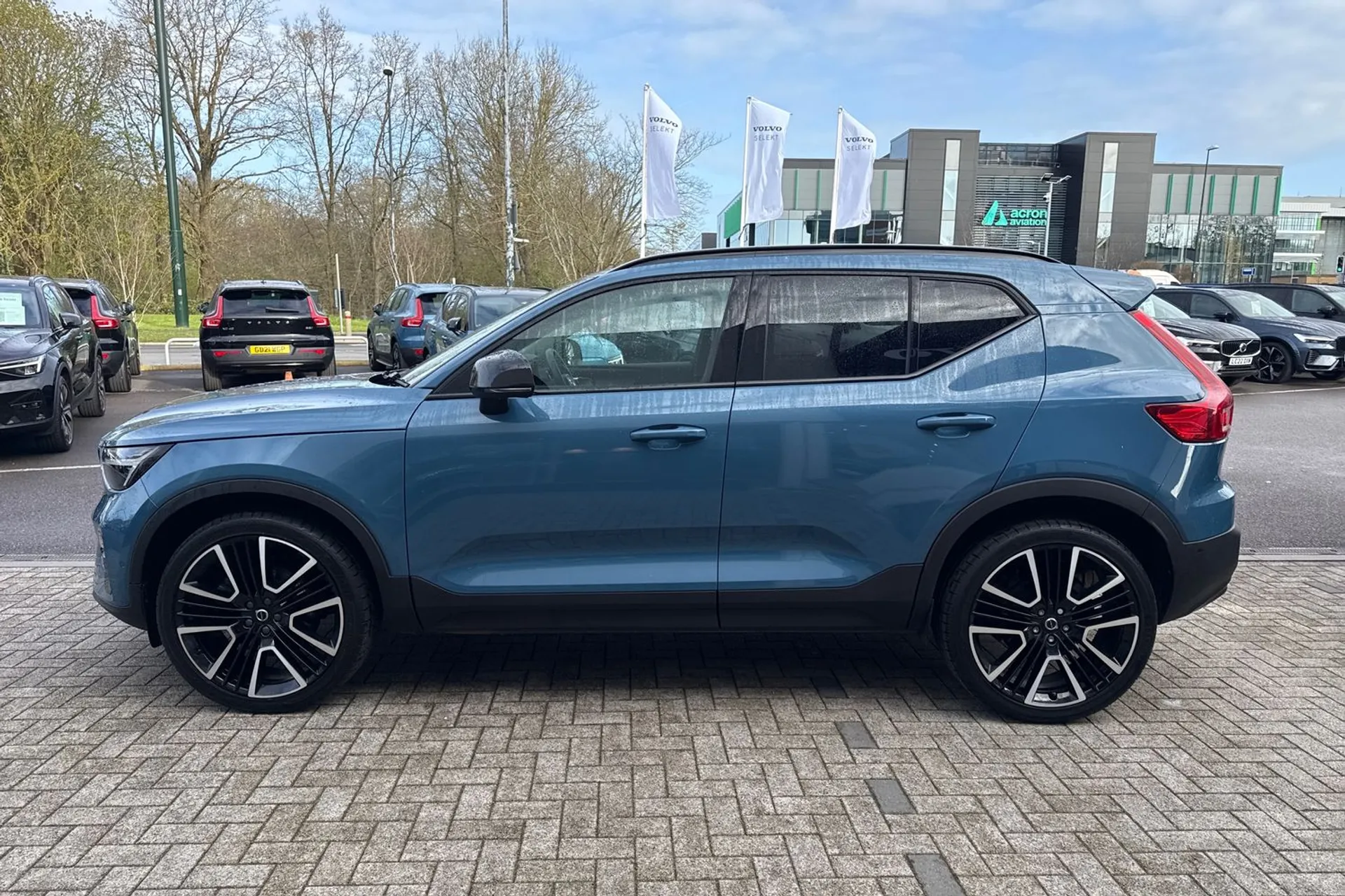 Volvo XC40 thumbnail image number 11