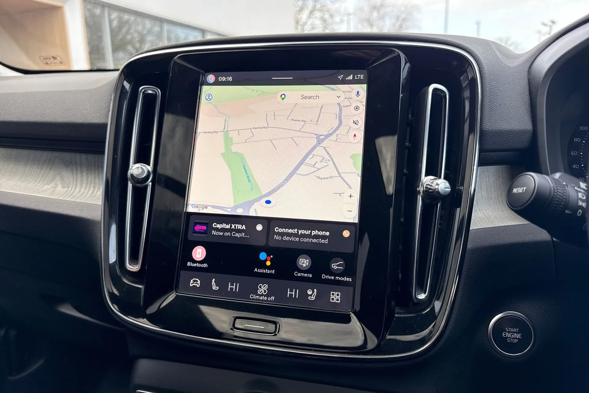 Volvo XC40 thumbnail image number 6