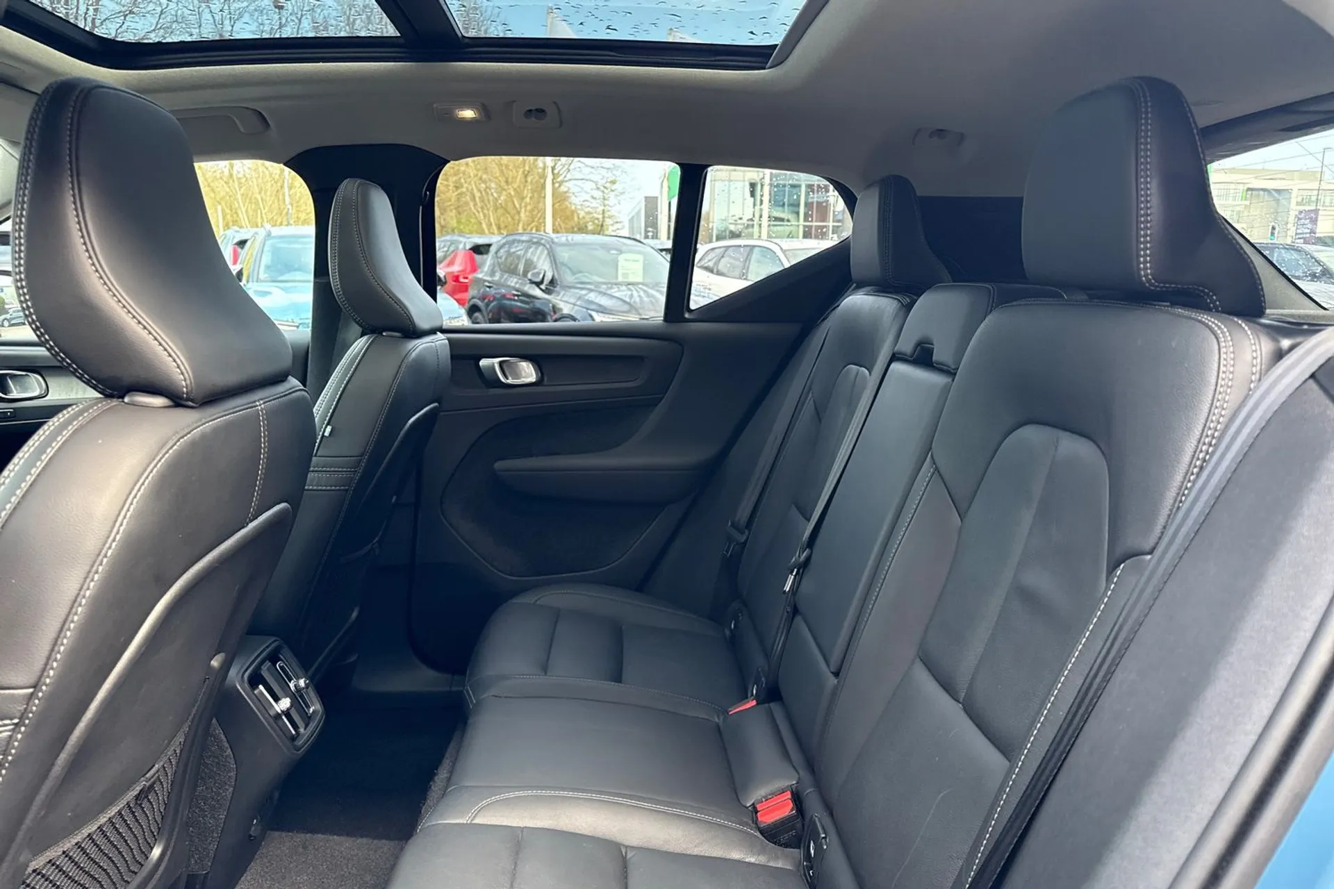 Volvo XC40 thumbnail image number 30