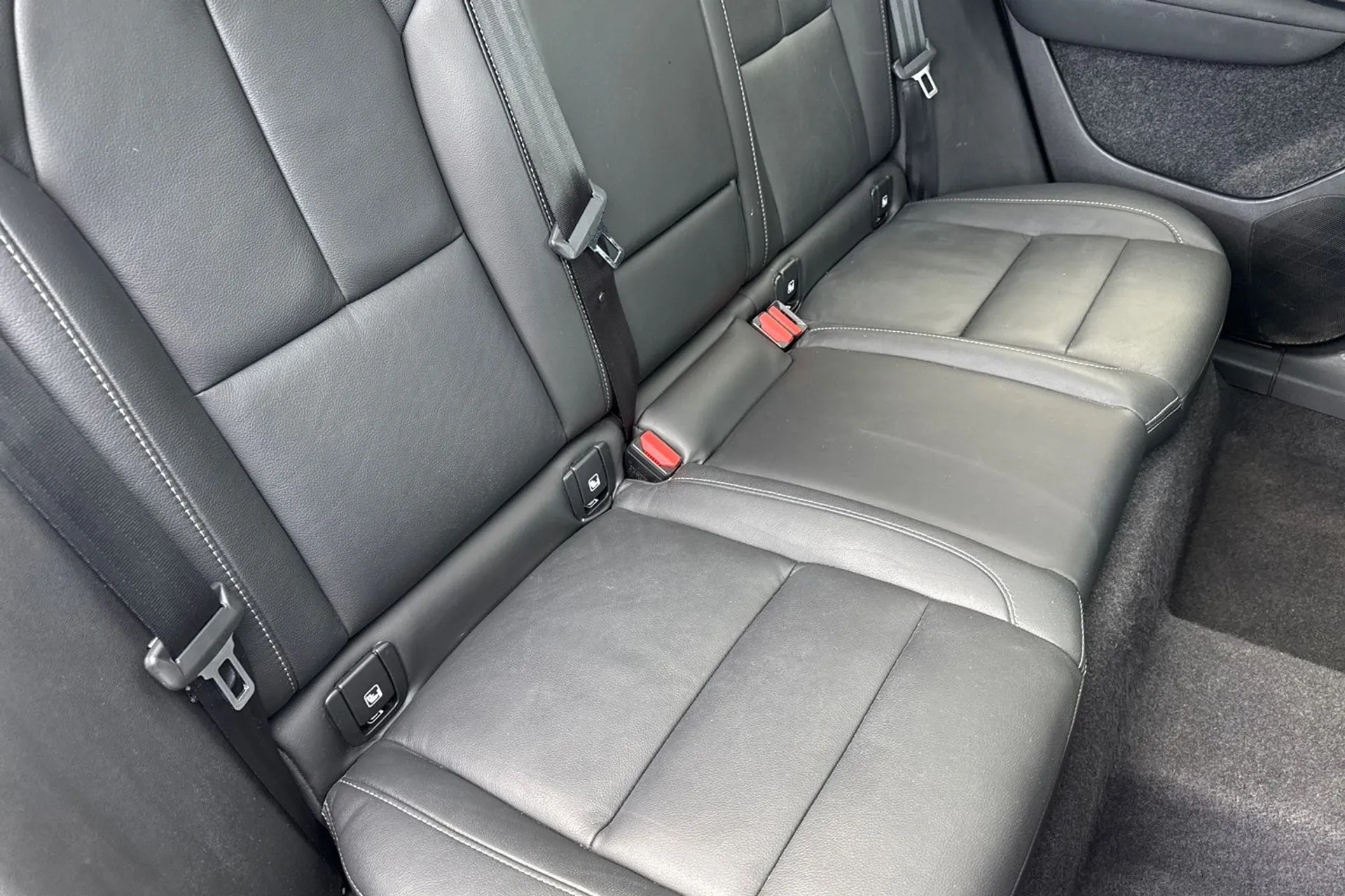 Volvo XC40 thumbnail image number 25