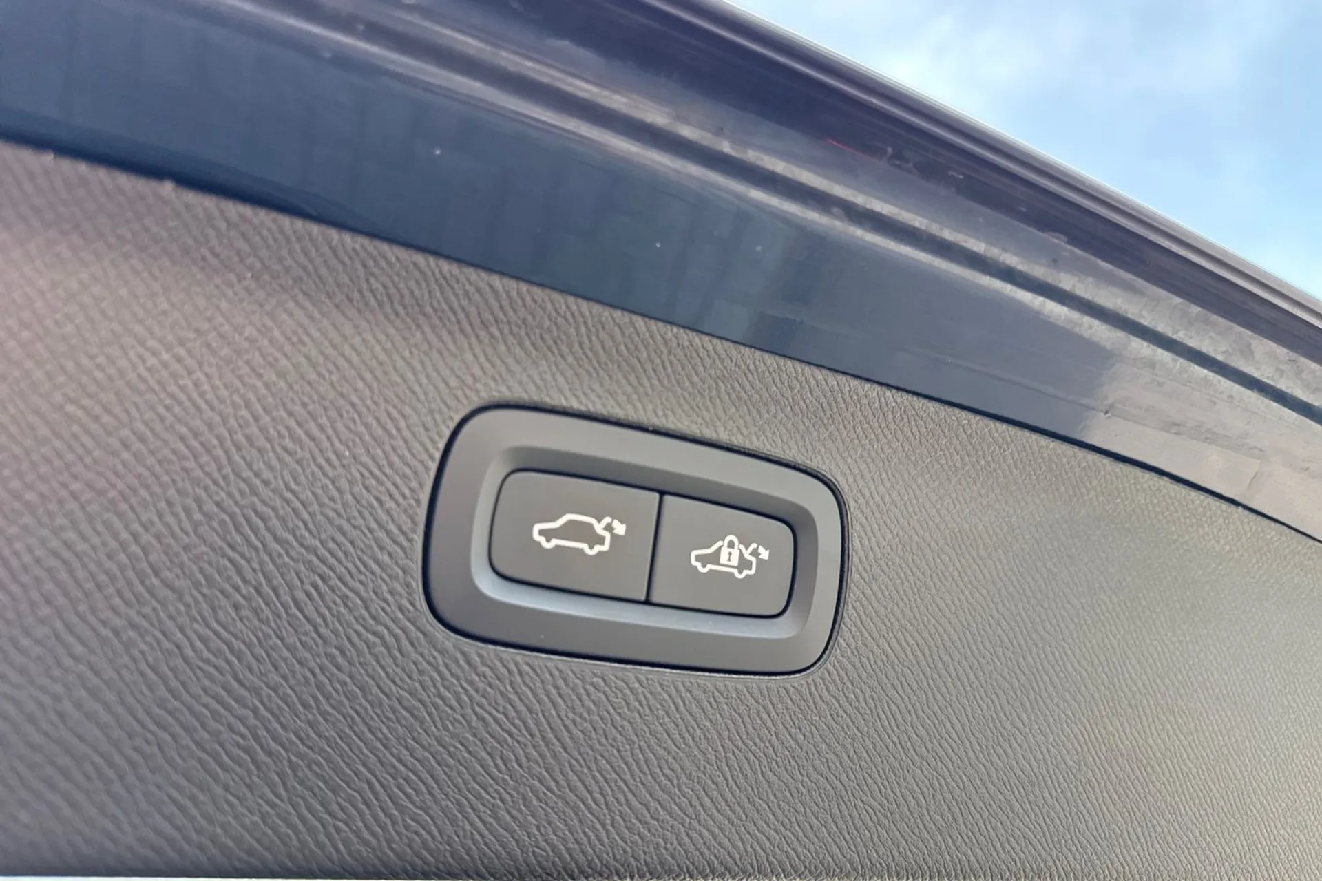 Volvo XC90 thumbnail image number 21