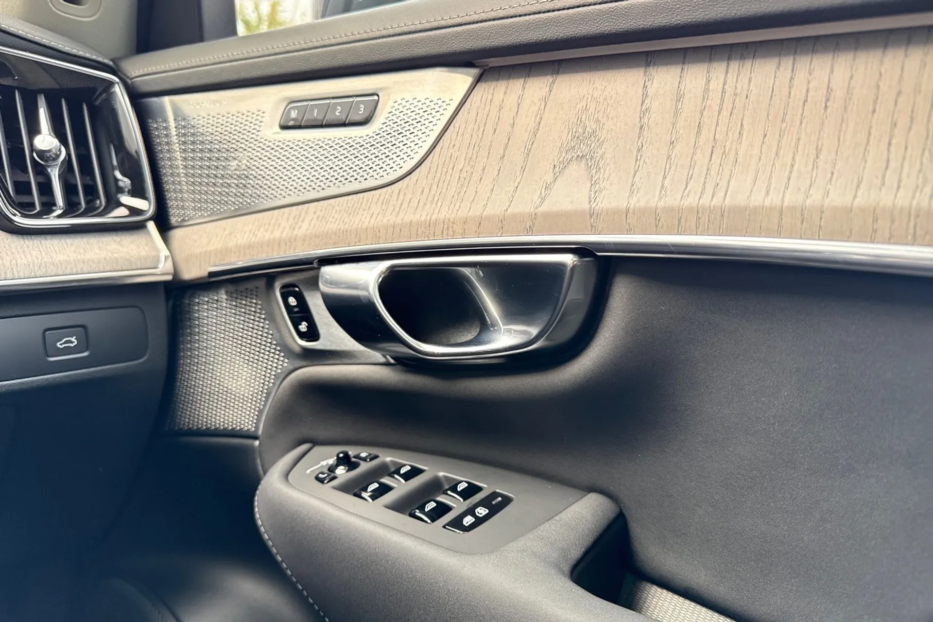 Volvo XC90 thumbnail image number 43