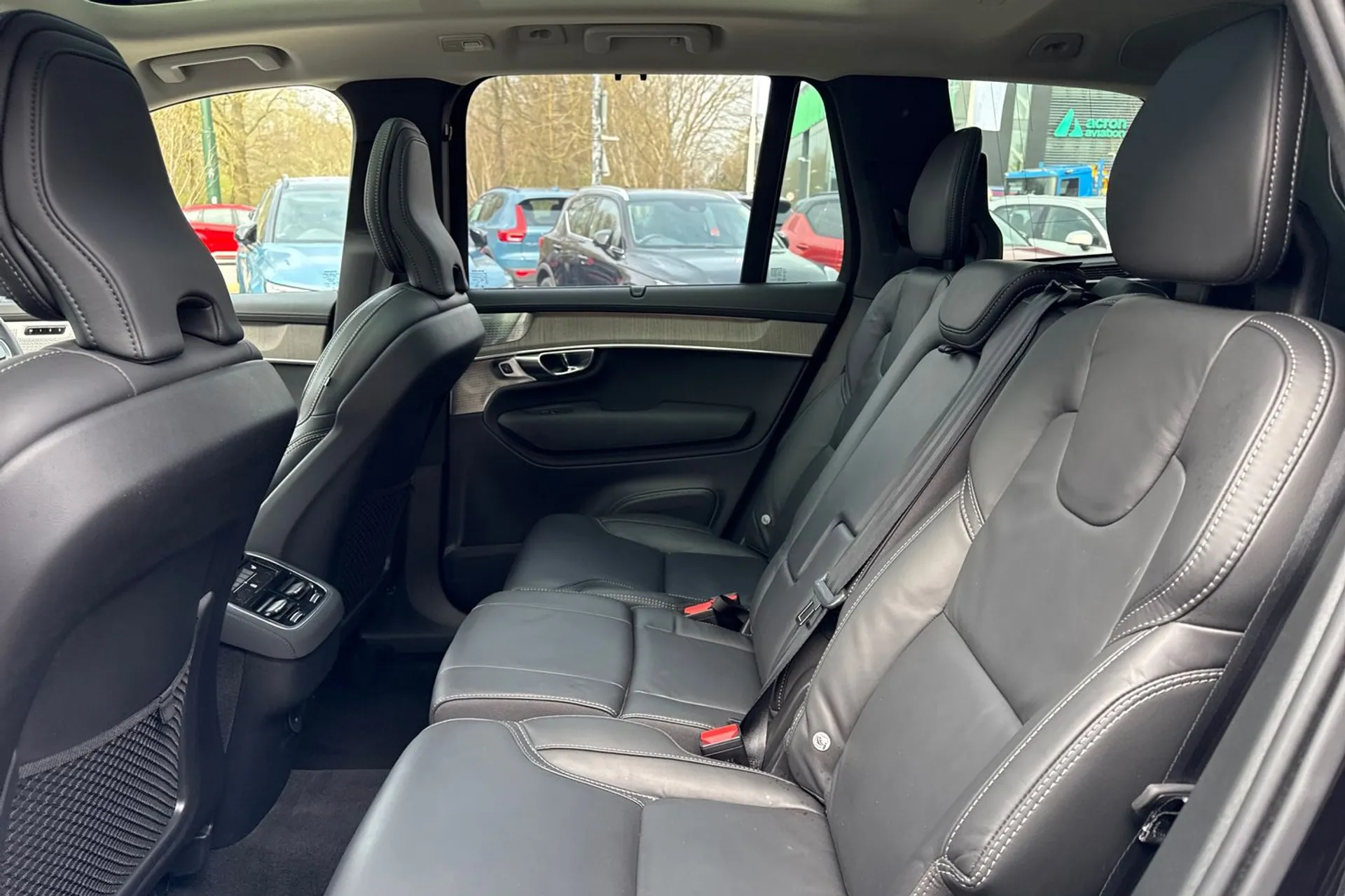 Volvo XC90 thumbnail image number 32