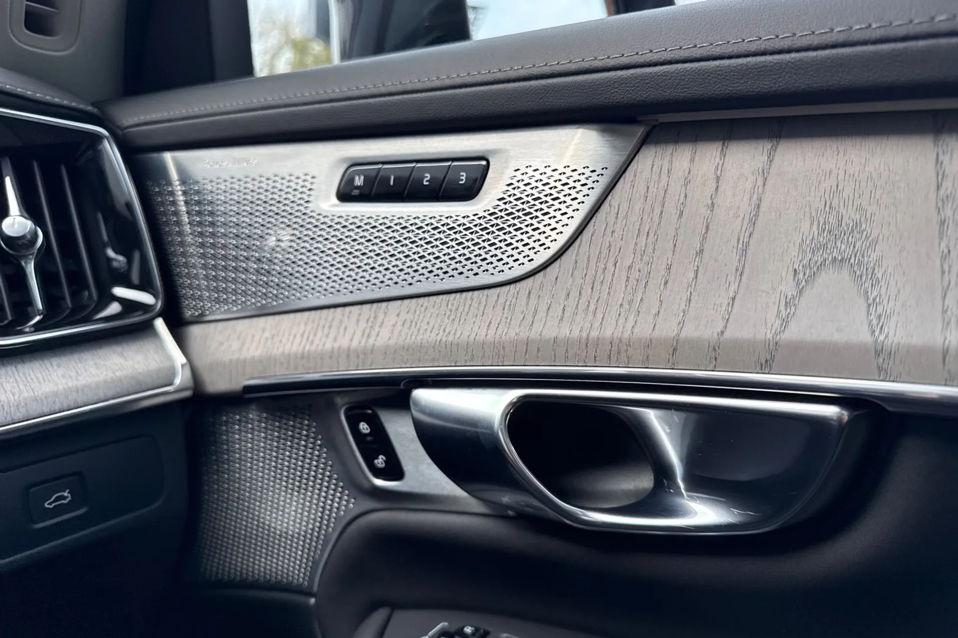 Volvo XC90 thumbnail image number 44