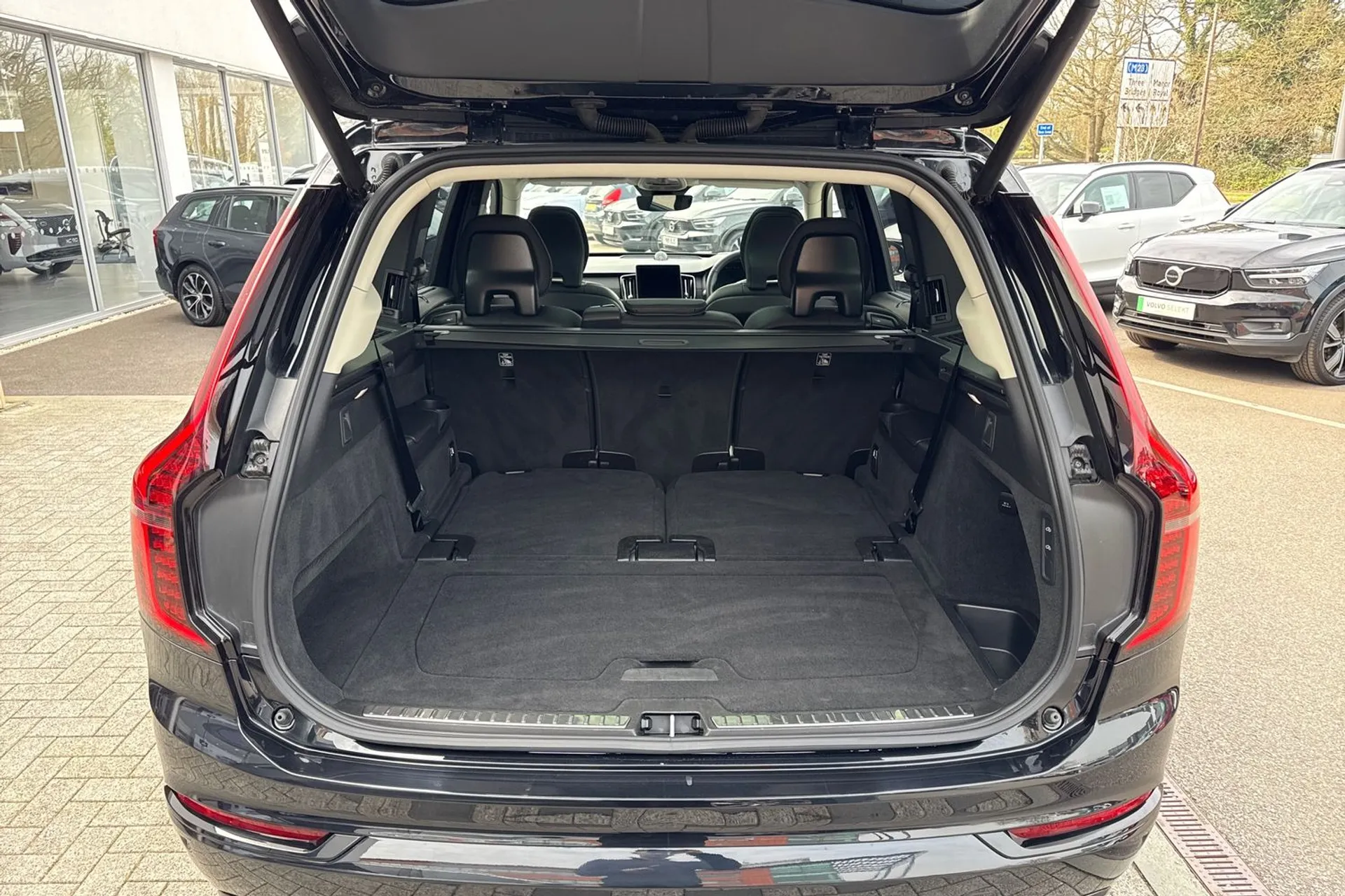 Volvo XC90 thumbnail image number 21