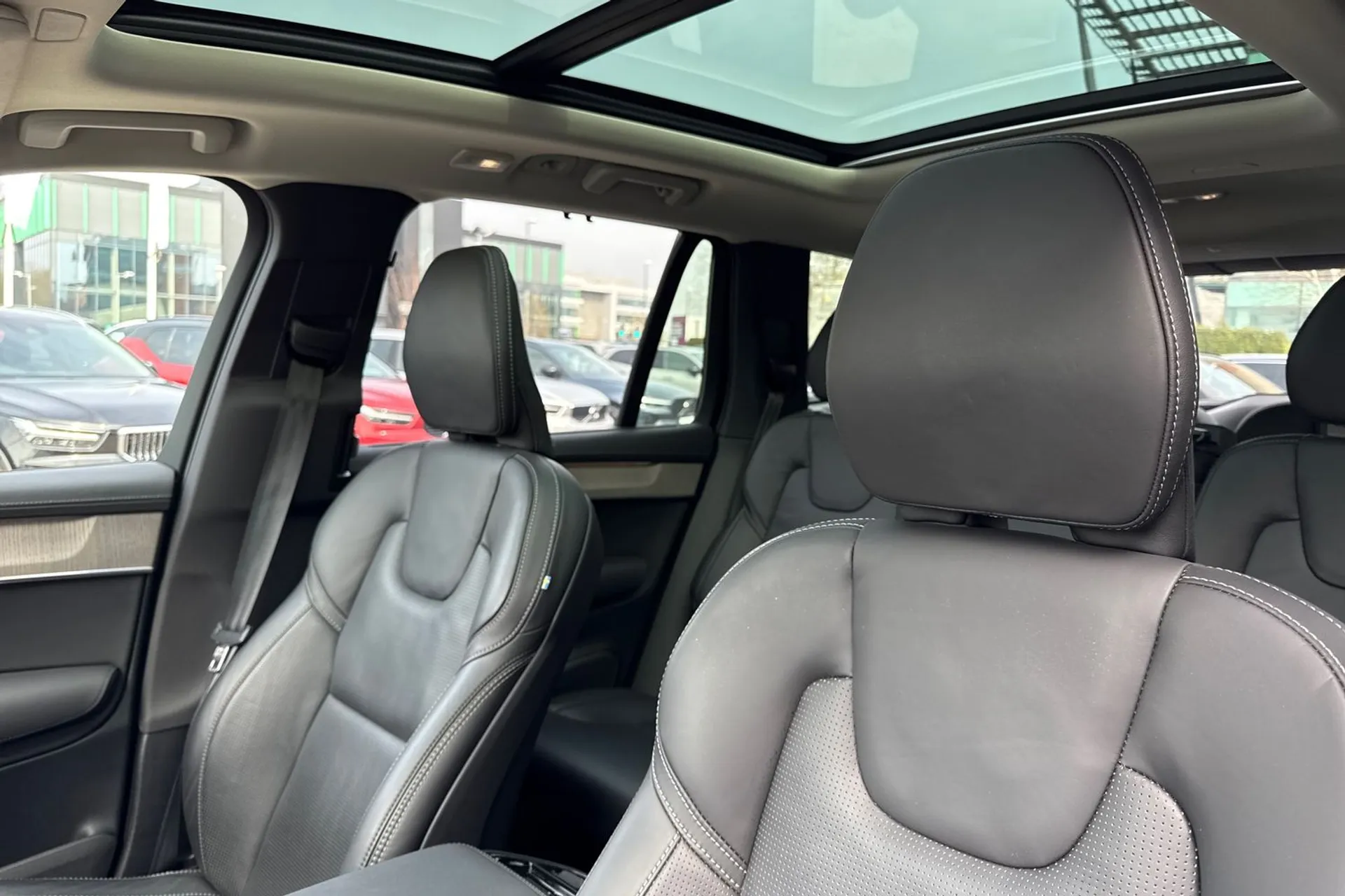 Volvo XC90 thumbnail image number 31