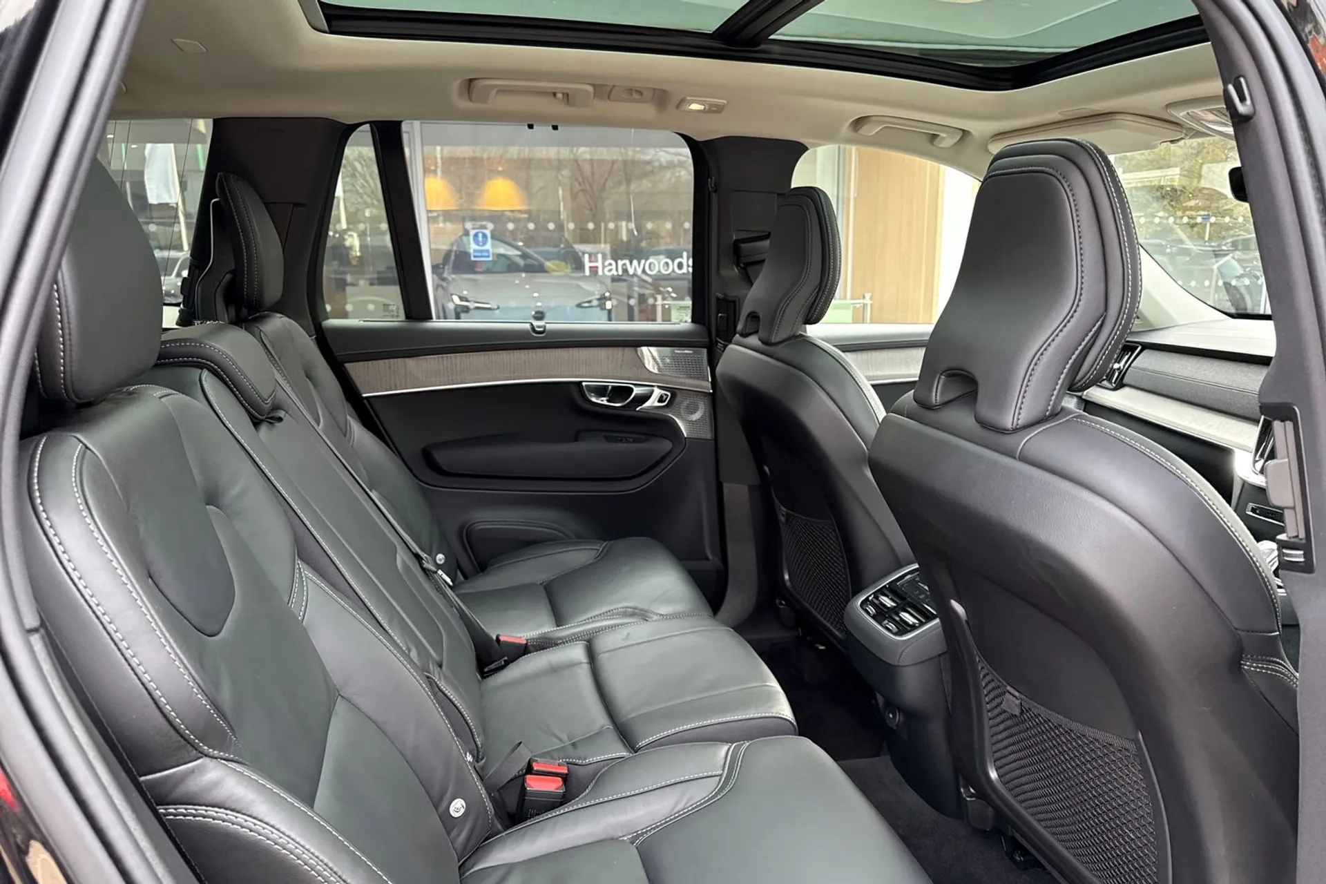 Volvo XC90 thumbnail image number 24