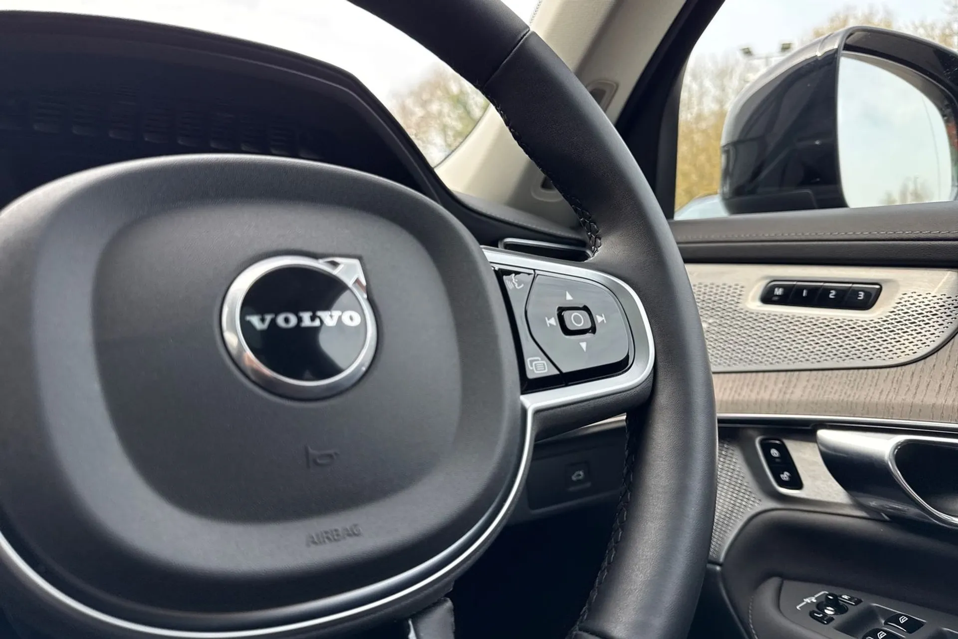 Volvo XC90 thumbnail image number 39