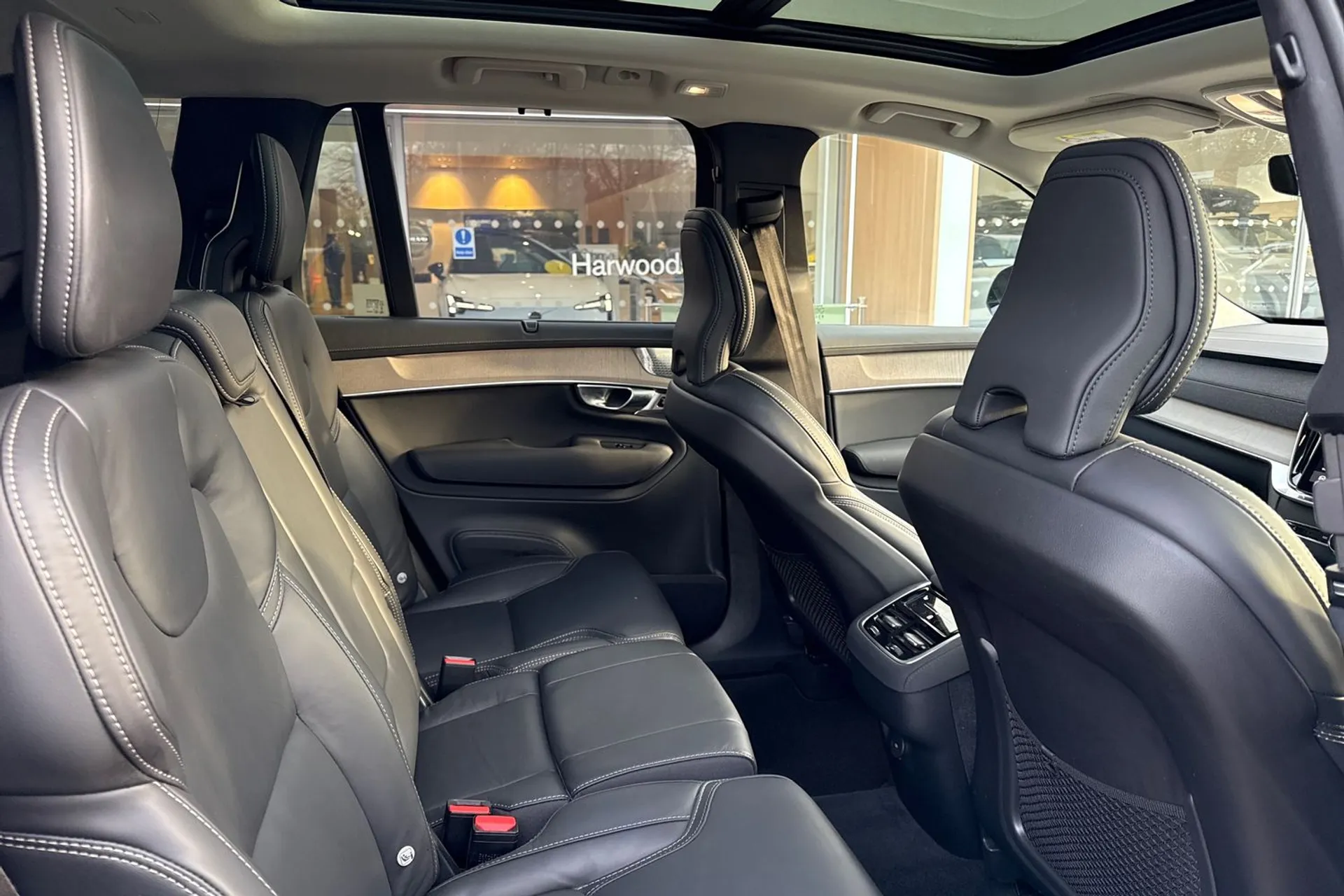 Volvo XC90 thumbnail image number 24