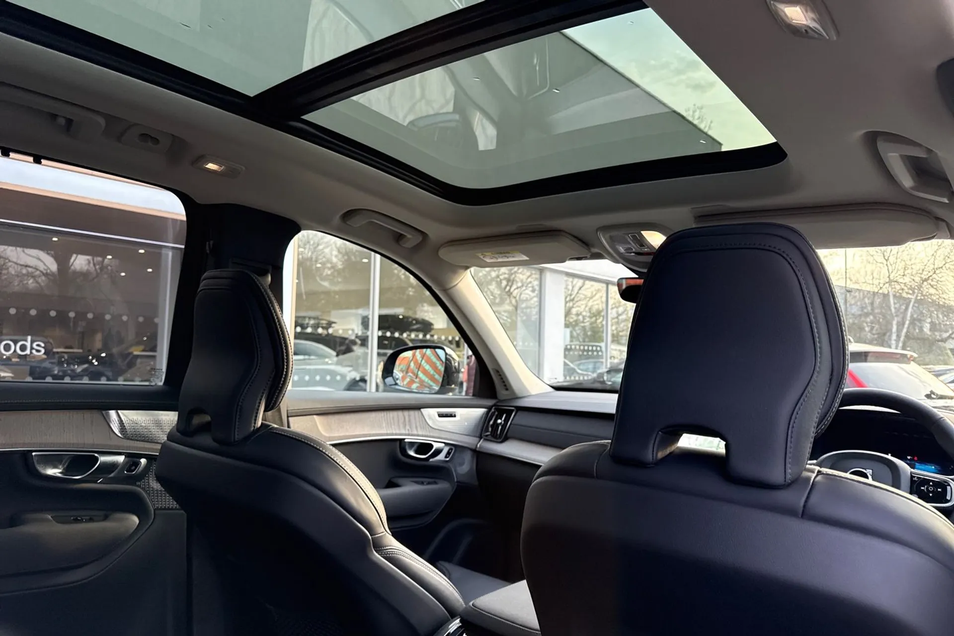 Volvo XC90 thumbnail image number 25