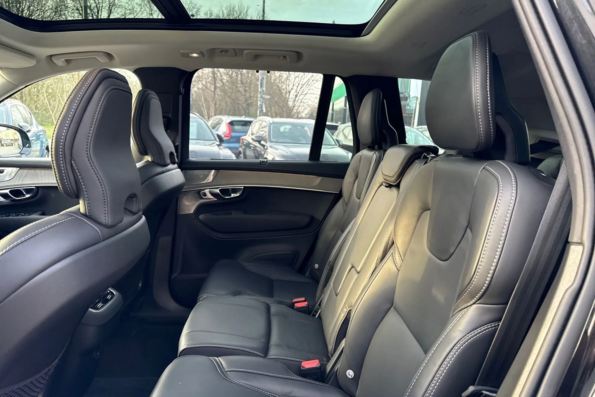 Volvo XC90 thumbnail image number 32