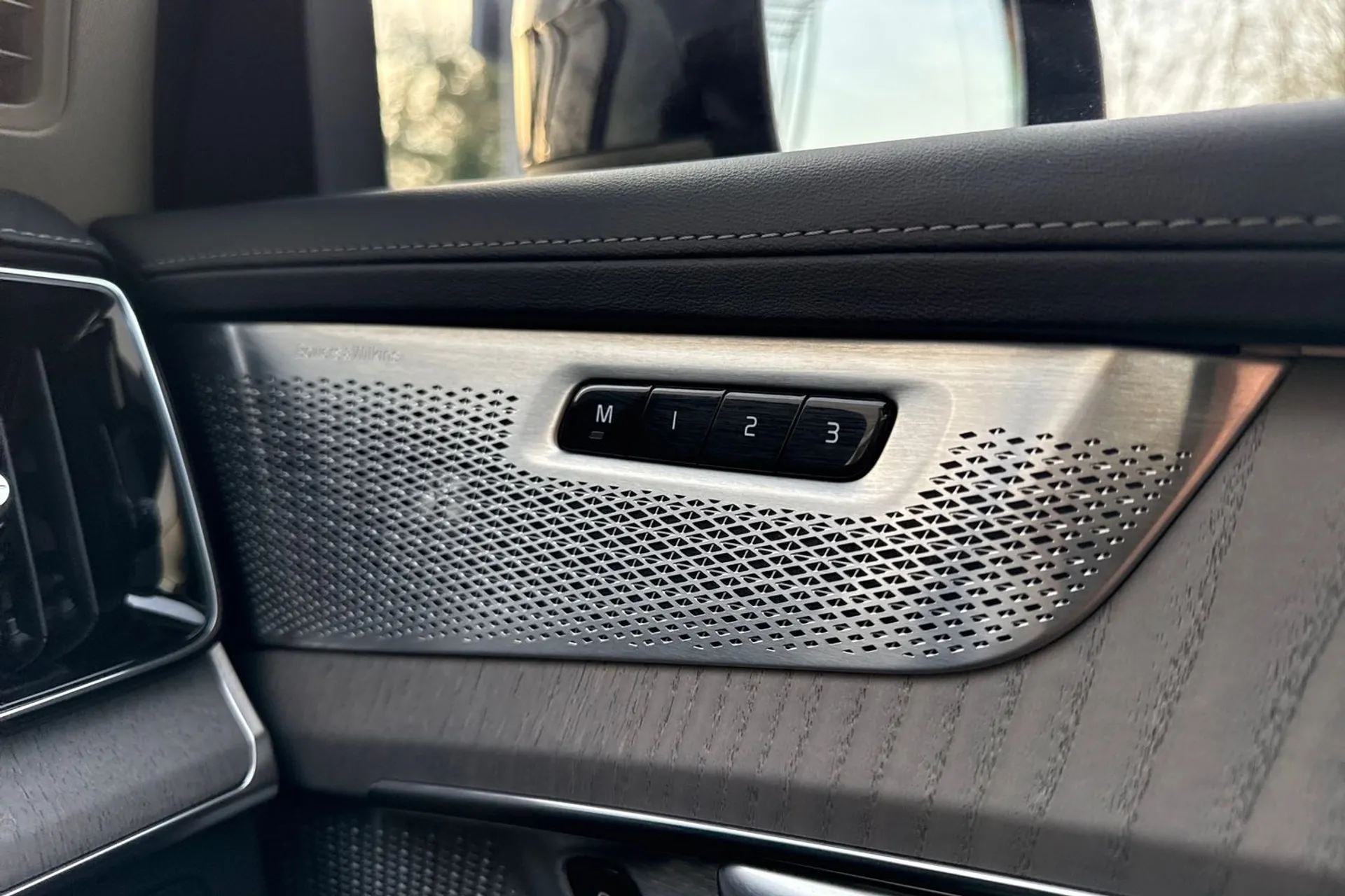 Volvo XC90 thumbnail image number 44