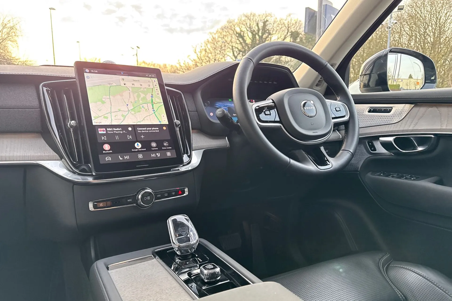 Volvo XC90 thumbnail image number 37