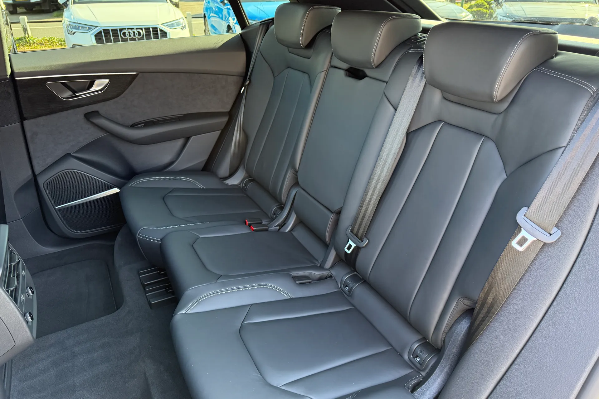 Audi Q8 thumbnail image number 45