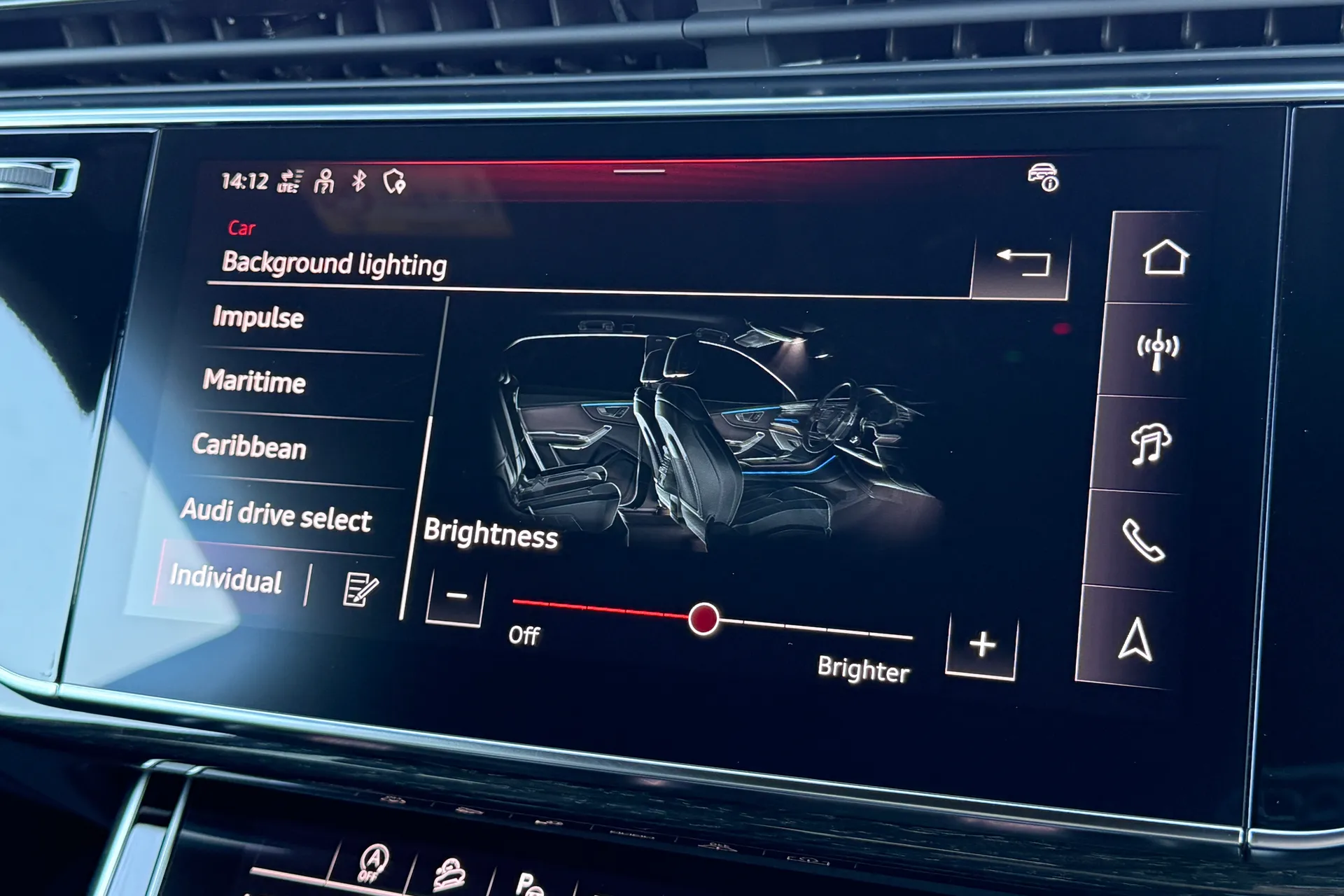 Audi Q8 thumbnail image number 10